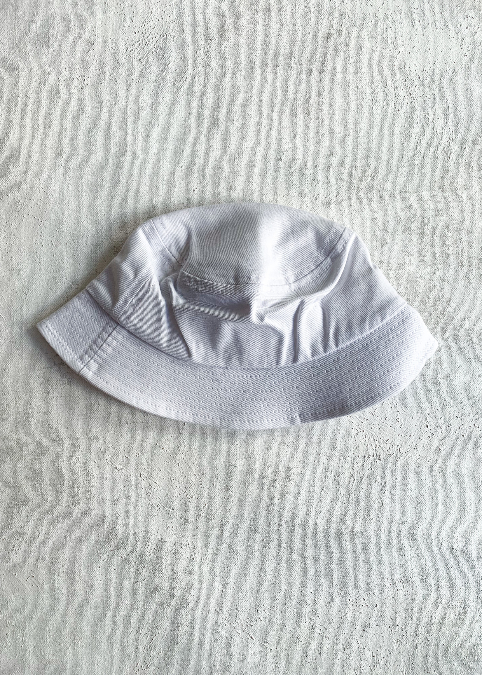 Elitaire Petite The Bucket Hat in White