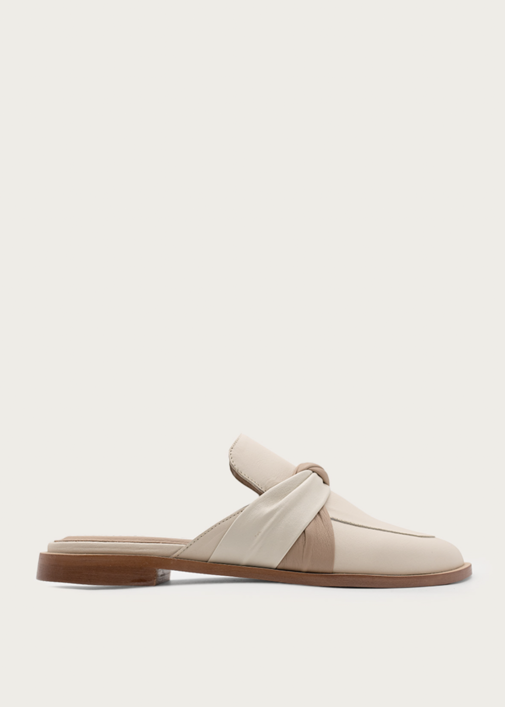 Elitaire Boutique Caoba Mule in Off White