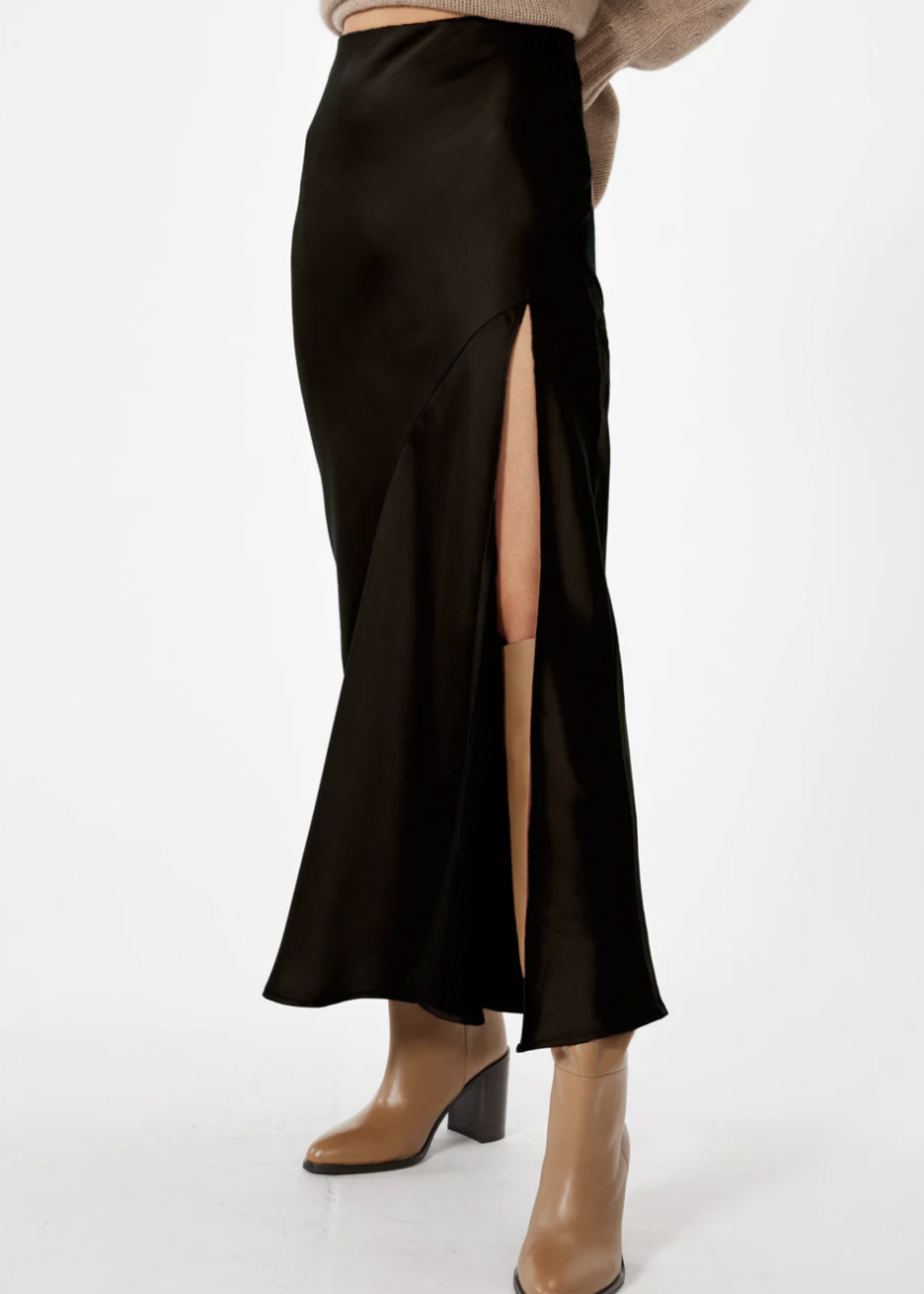 Elitaire Boutique Manhattan Skirt in Black