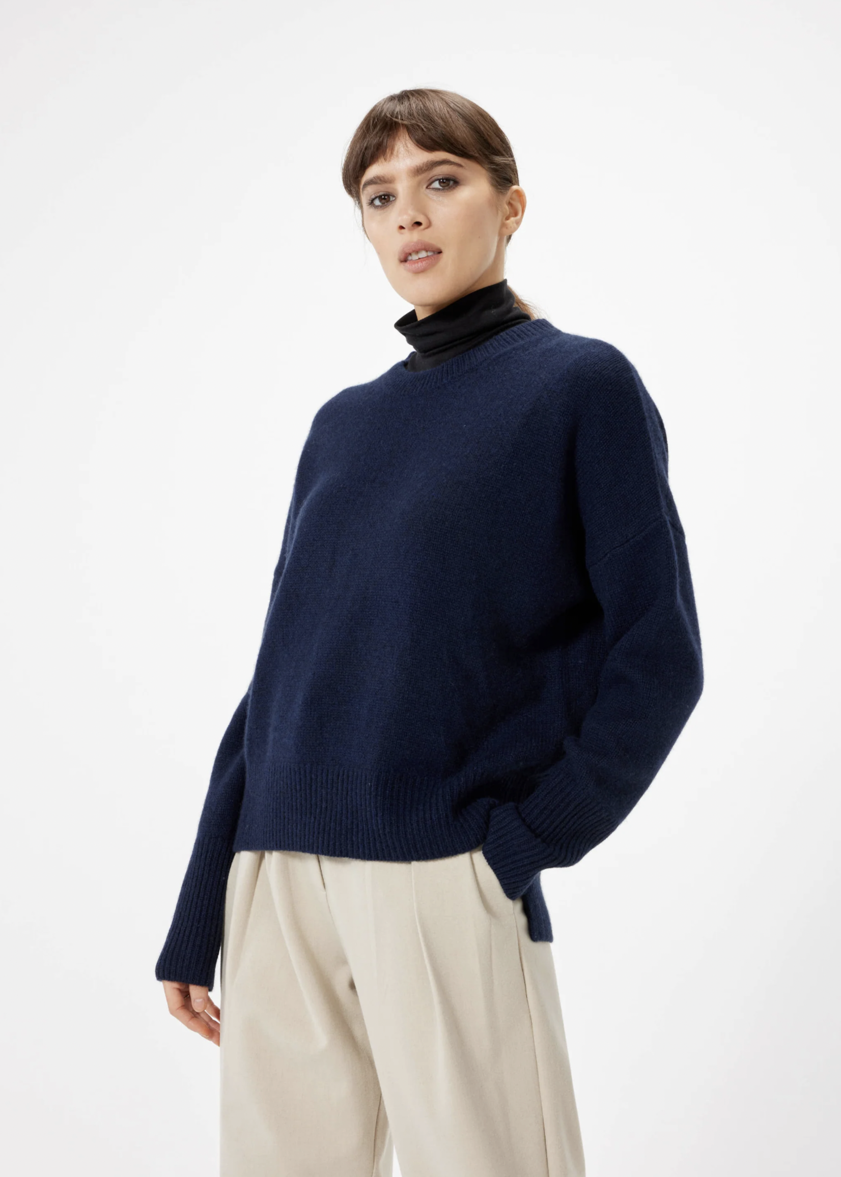 Elitaire Boutique Cotes Sweater in Navy
