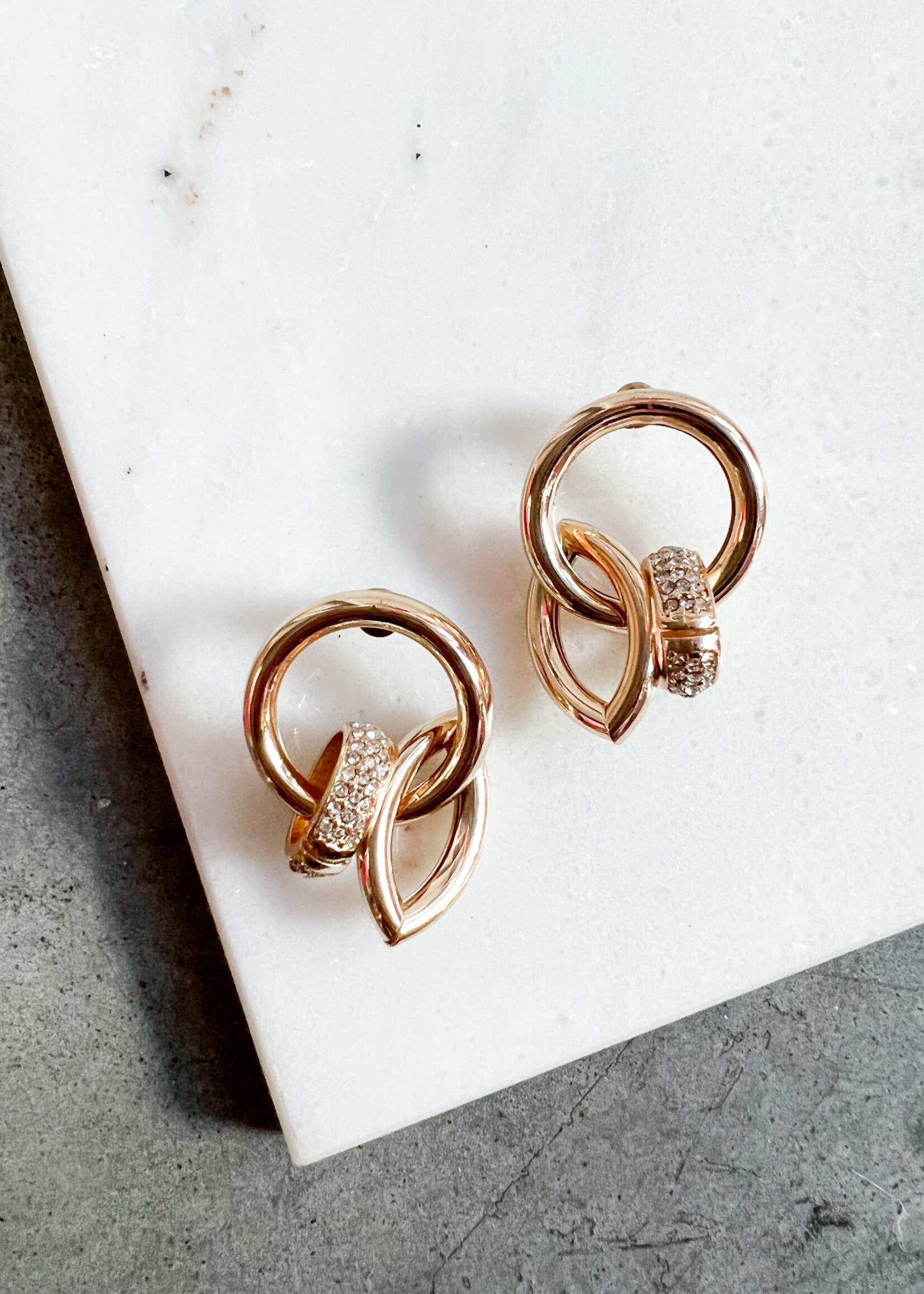 Elitaire Boutique Oval Linked Earrings