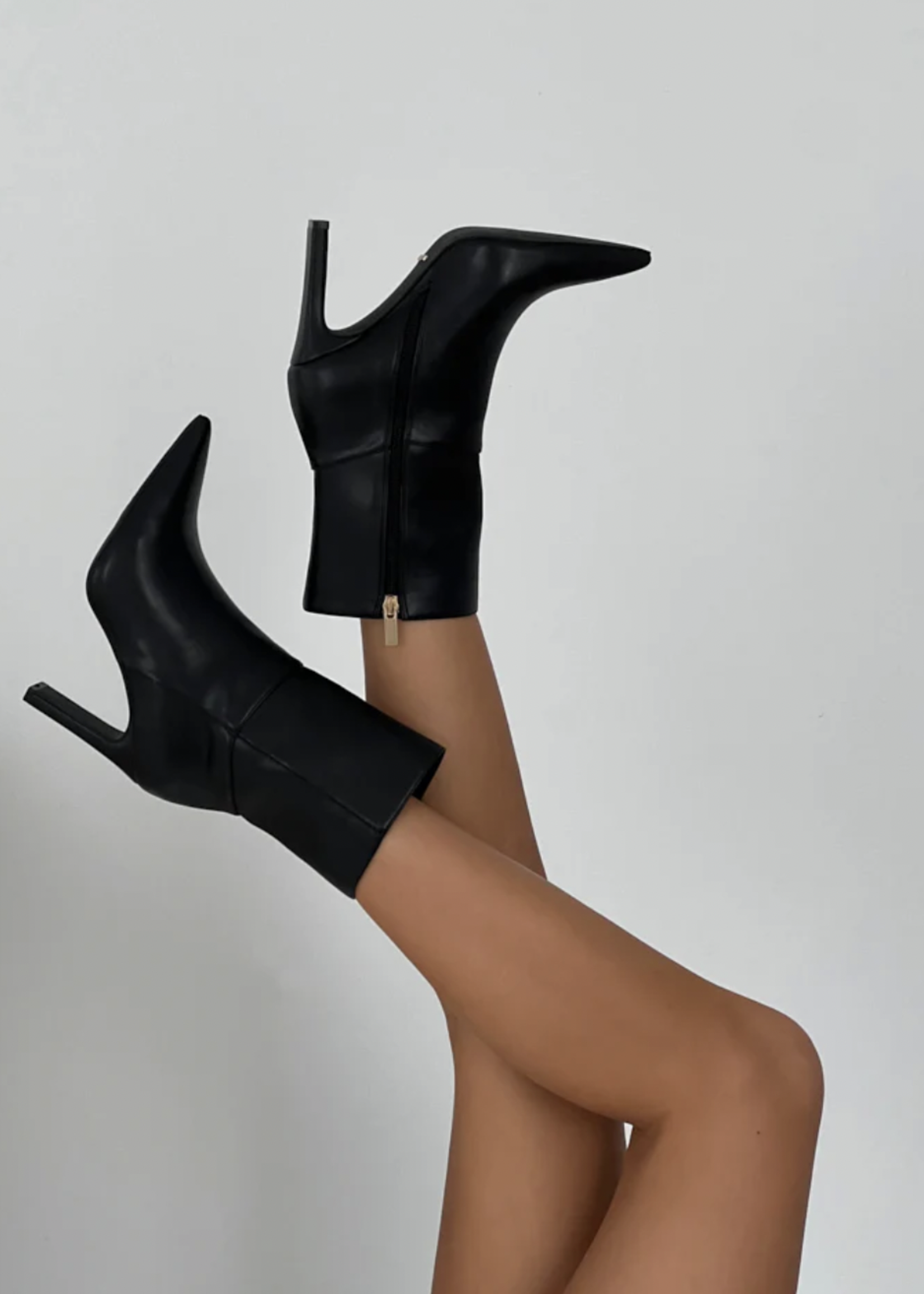 Elitaire Boutique Vivienne Ankle Boot in Black