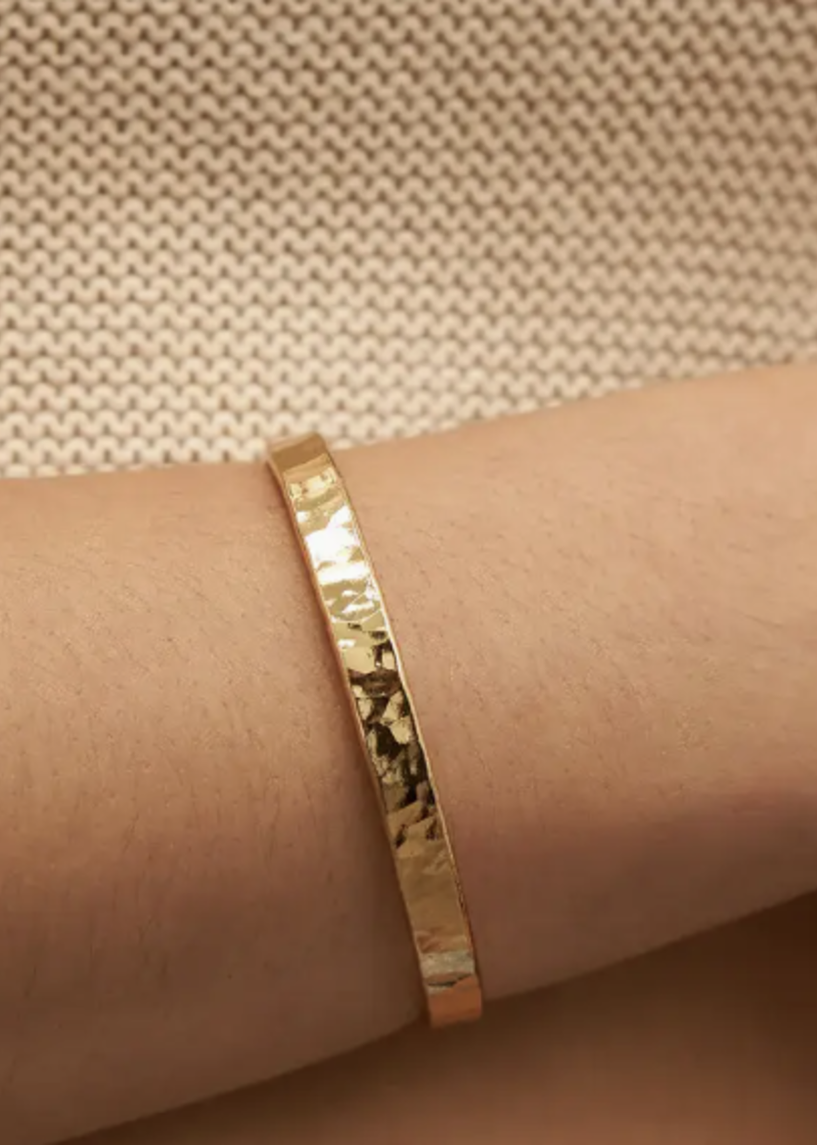 Elitaire Boutique Hammered Bangle - Gold
