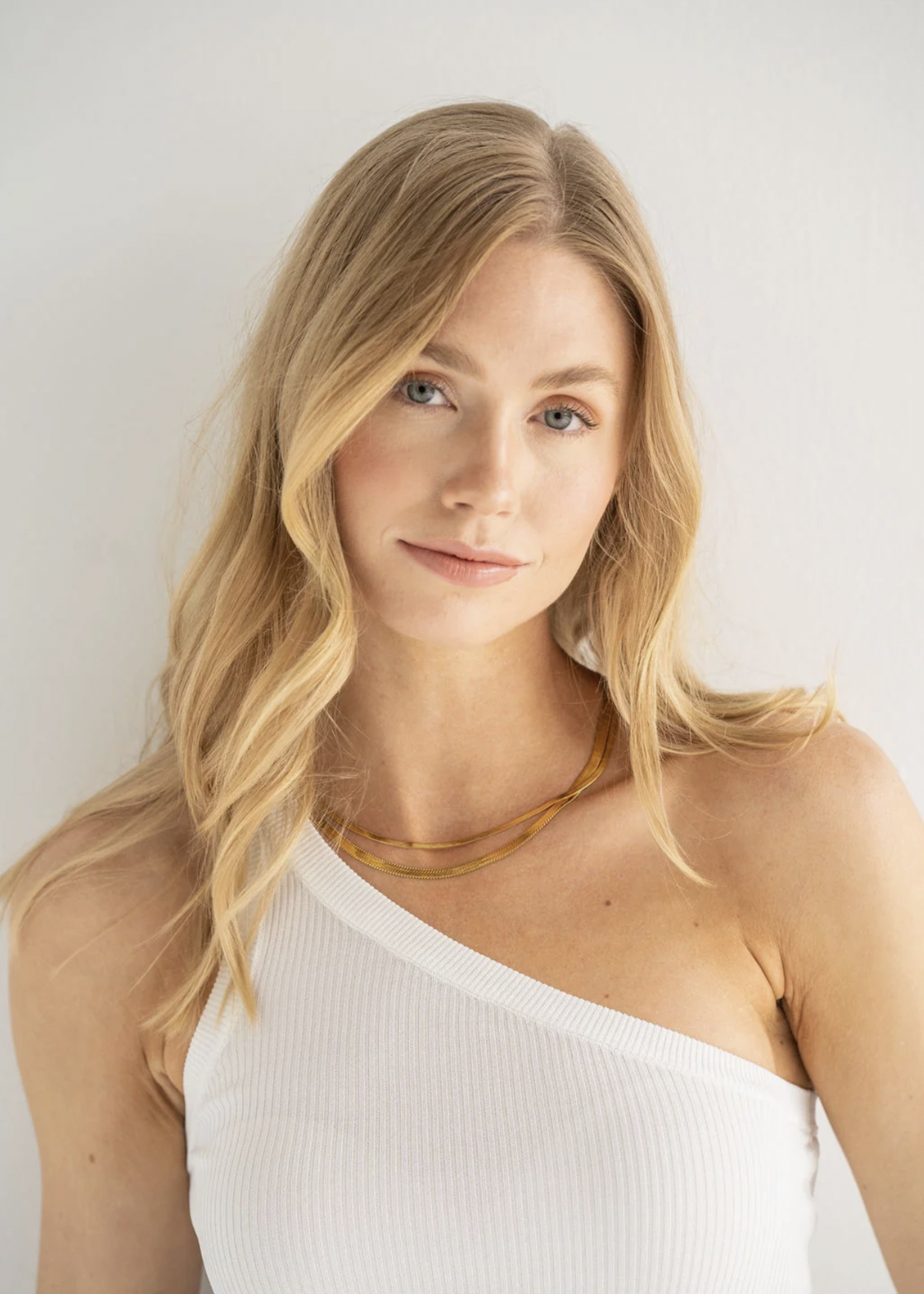 Elitaire Boutique Dainty Herringbone Necklace - Gold