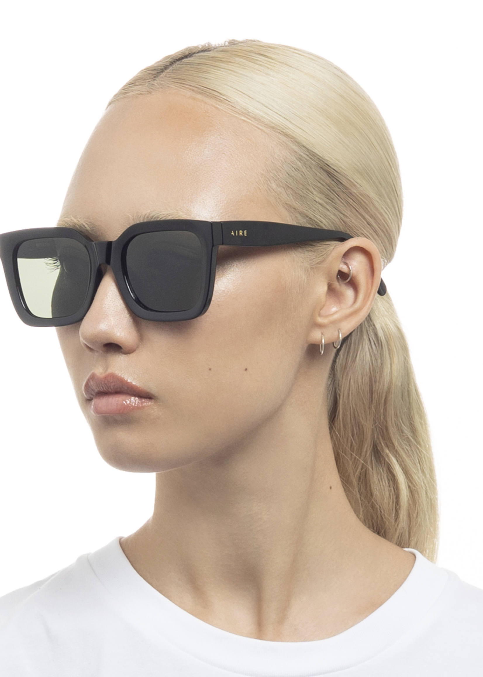 Elitaire Boutique Abstraction in Black