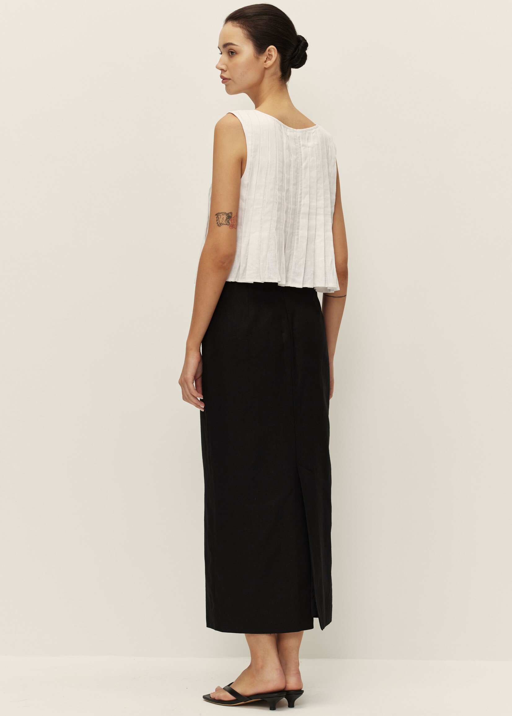 Elitaire Boutique Kali Linen Top