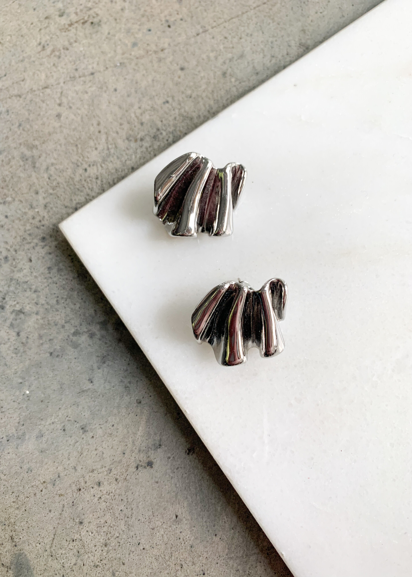 Elitaire Boutique Wrinkle in Time Studs - Silver