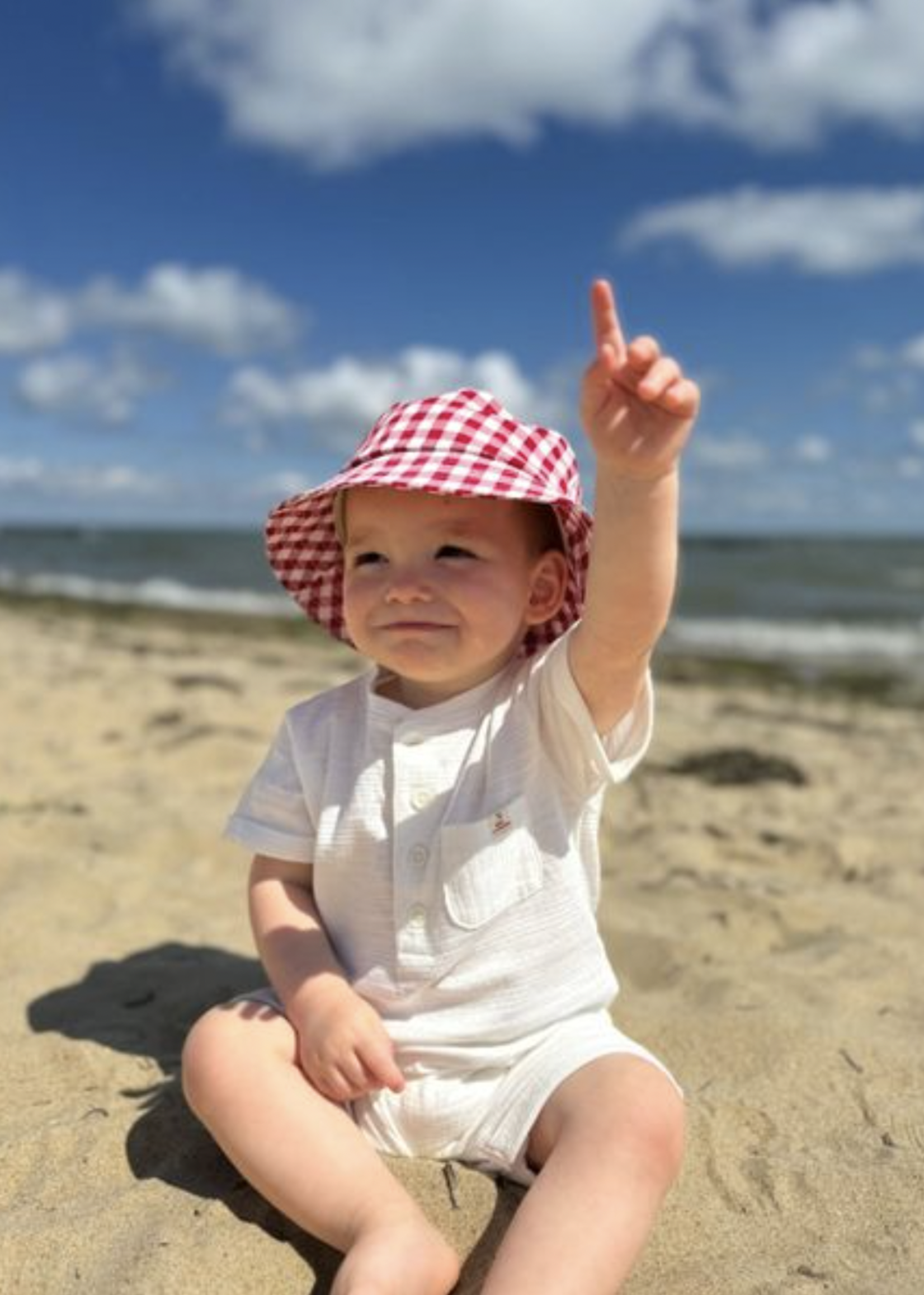 Elitaire Petite Fisherman Bucket Hat in Red + White Plaid