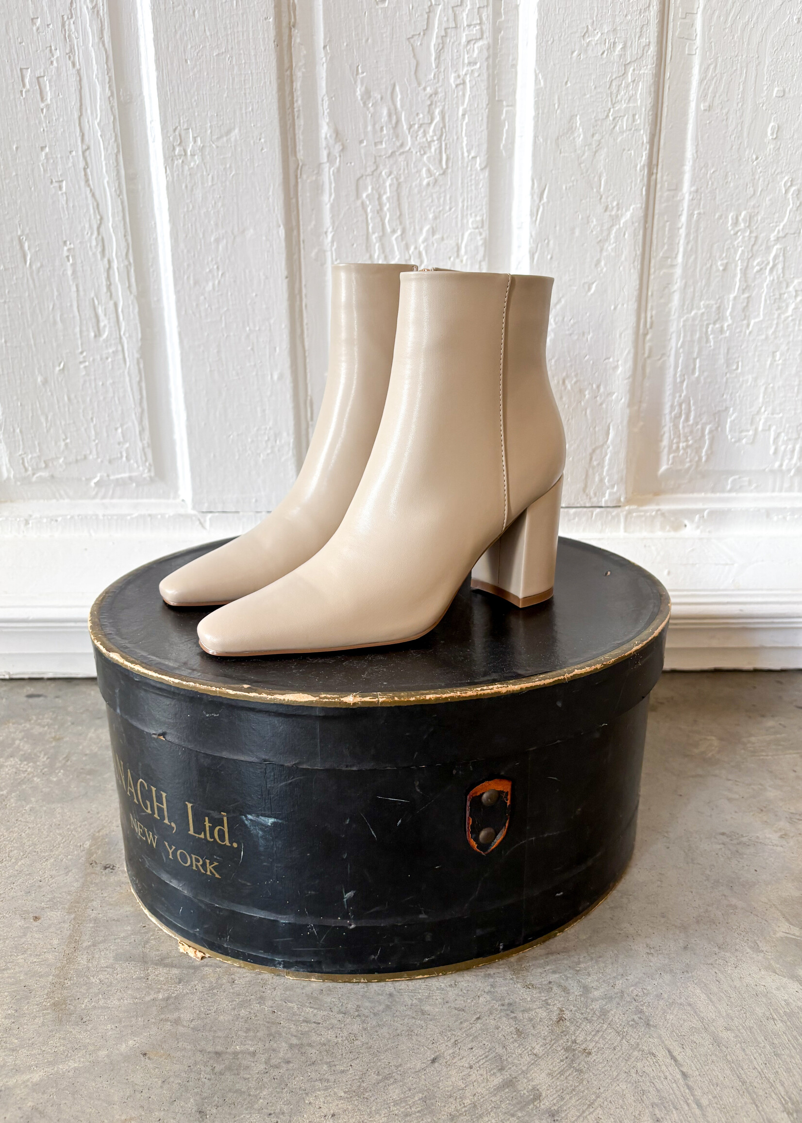 Elitaire Boutique Wilna Ankle Boot in Stone