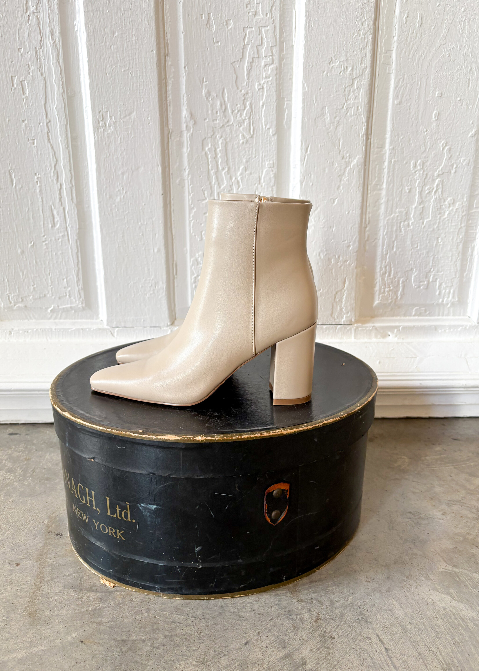 Elitaire Boutique Wilna Ankle Boot in Stone