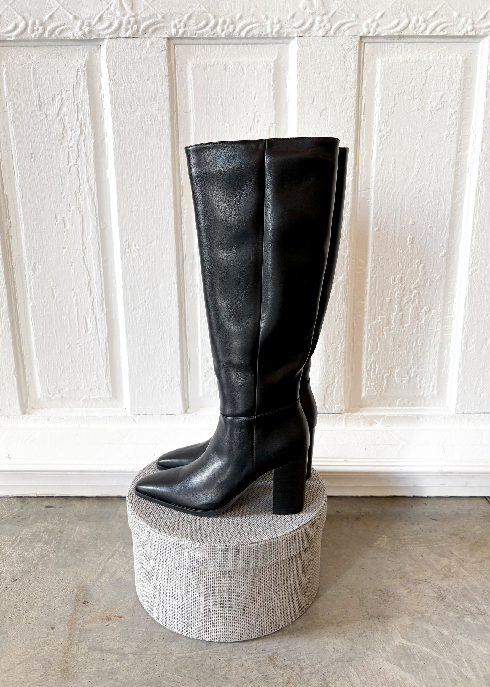 Elitaire Boutique Britton Boot in Black