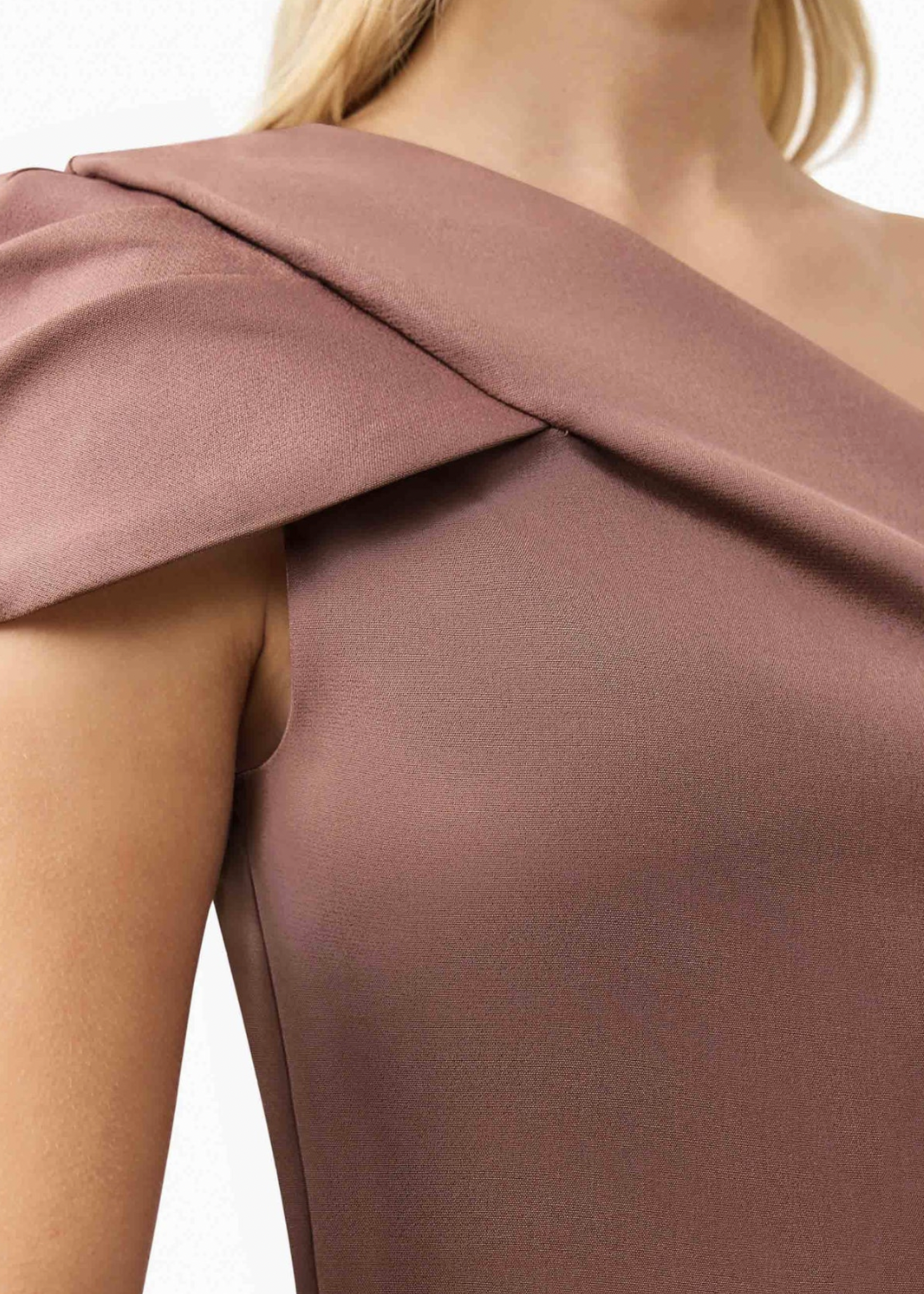 Elitaire Boutique Klara Gown