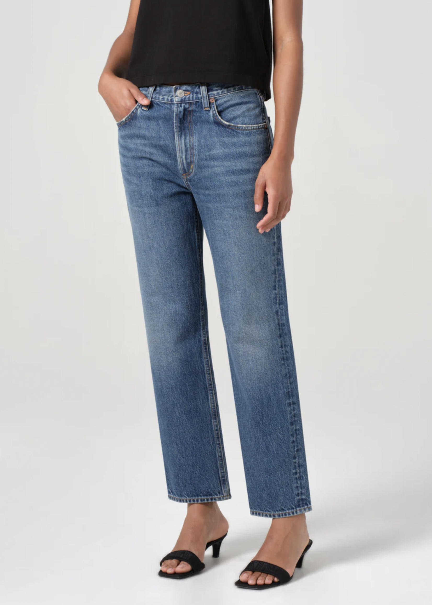 Elitaire Boutique Valen in Essence