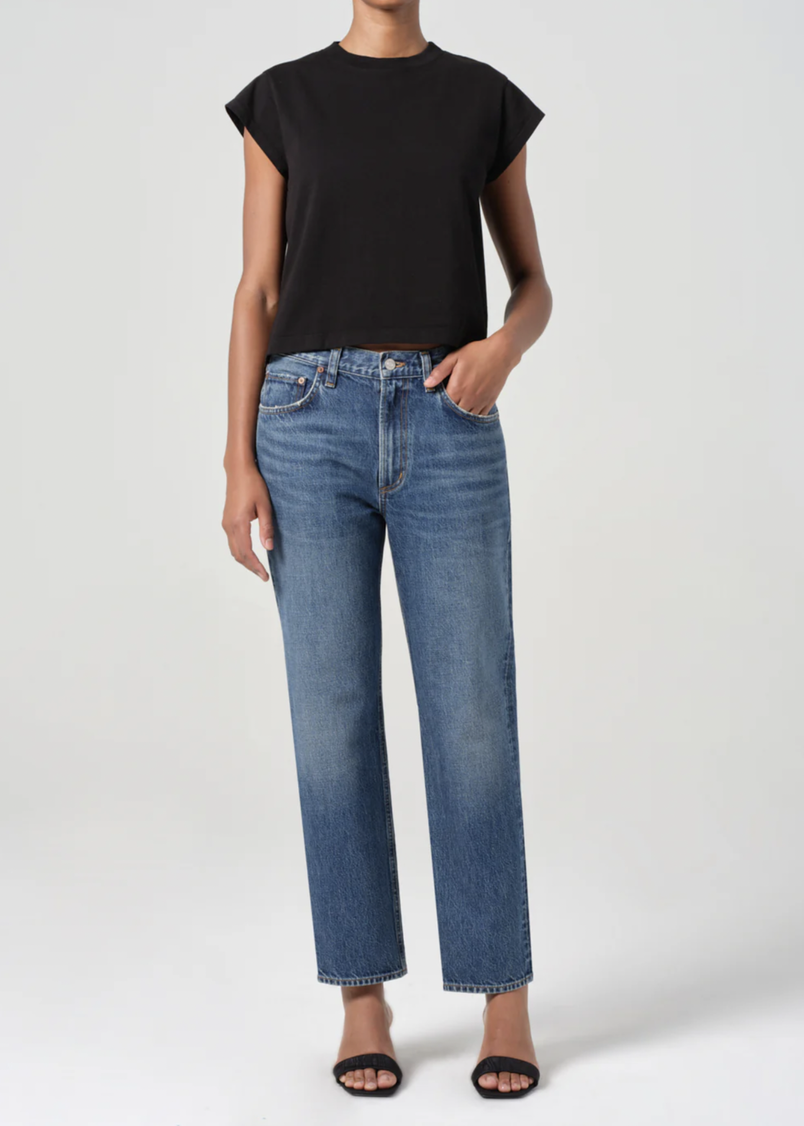 Elitaire Boutique Valen in Essence