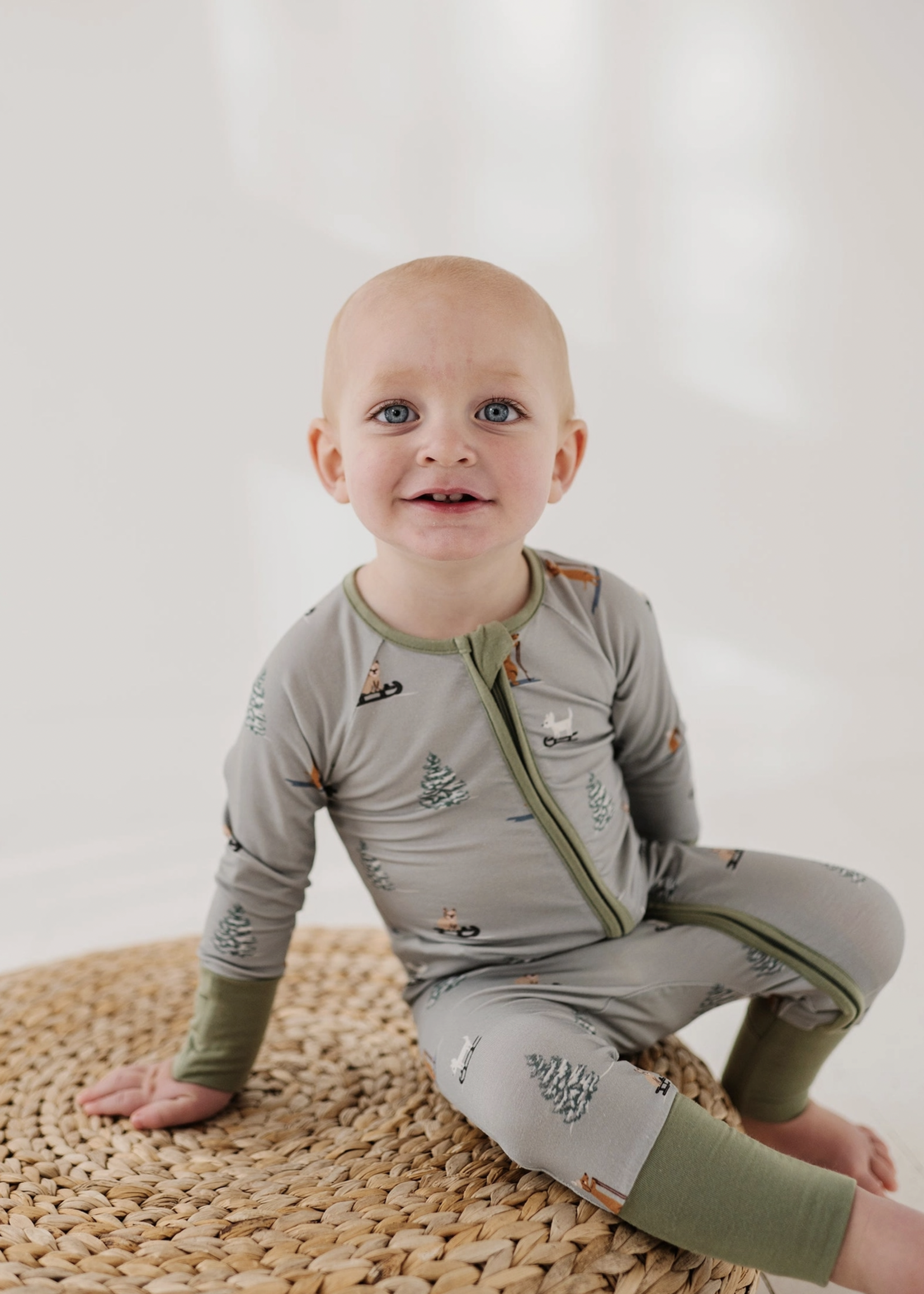 Elitaire Petite Sled Dogs Zippered Sleeper