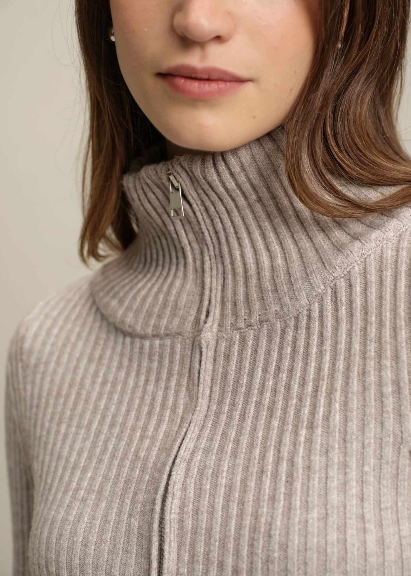 Elitaire Boutique Matt Zip Up Cardigan