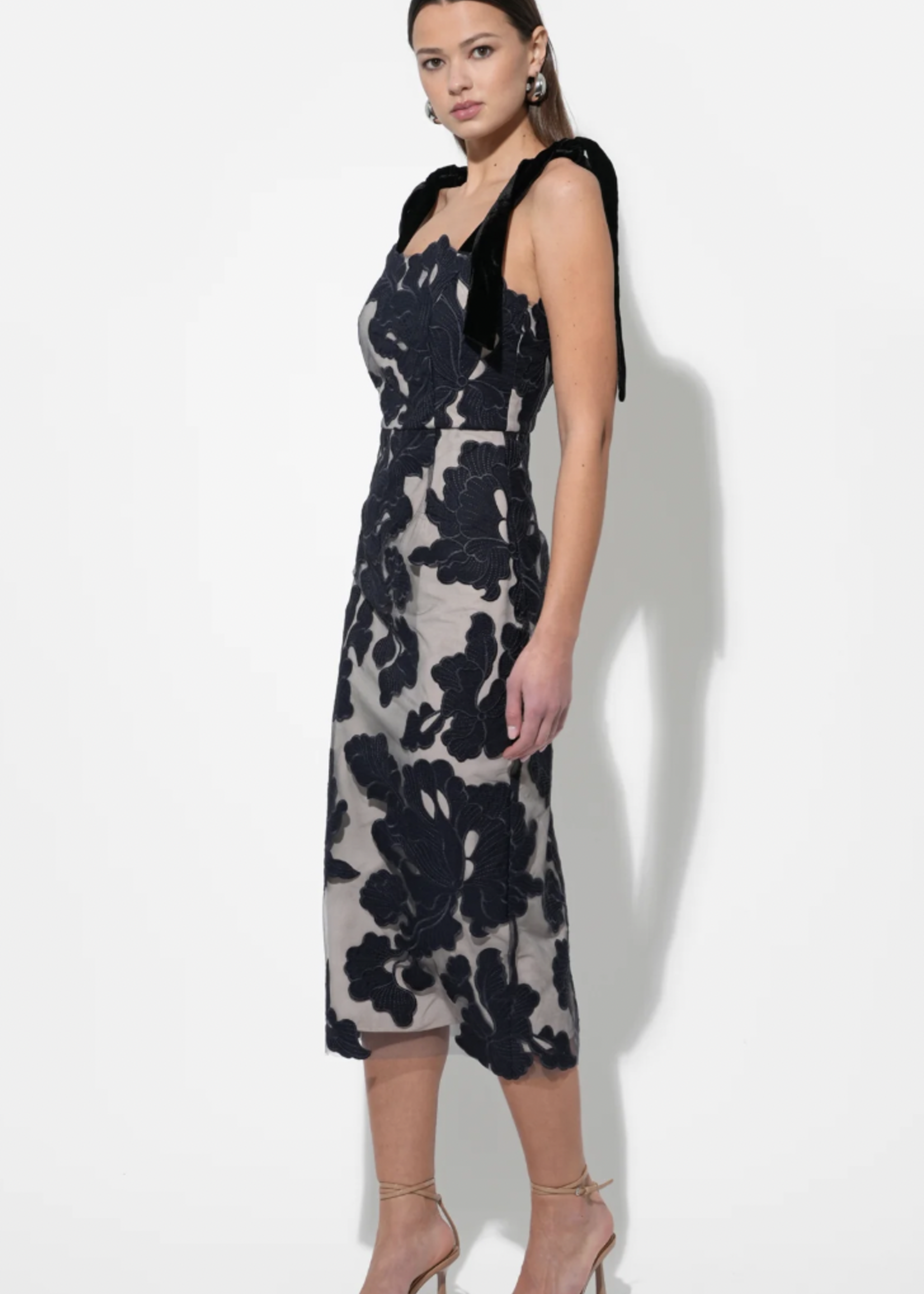 Elitaire Boutique Juniper Midi Dress