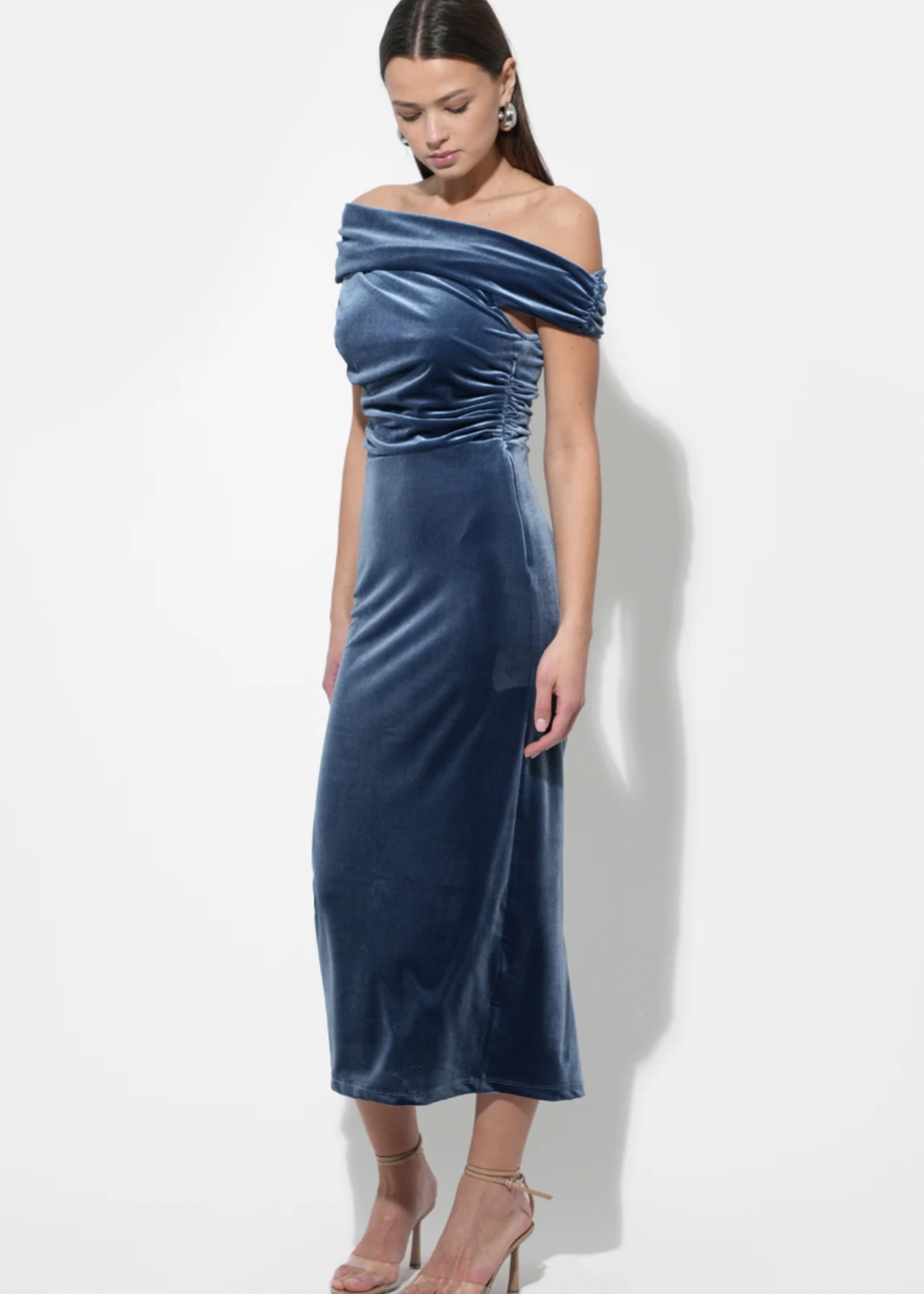 Elitaire Boutique Casette Velvet Midi Dress