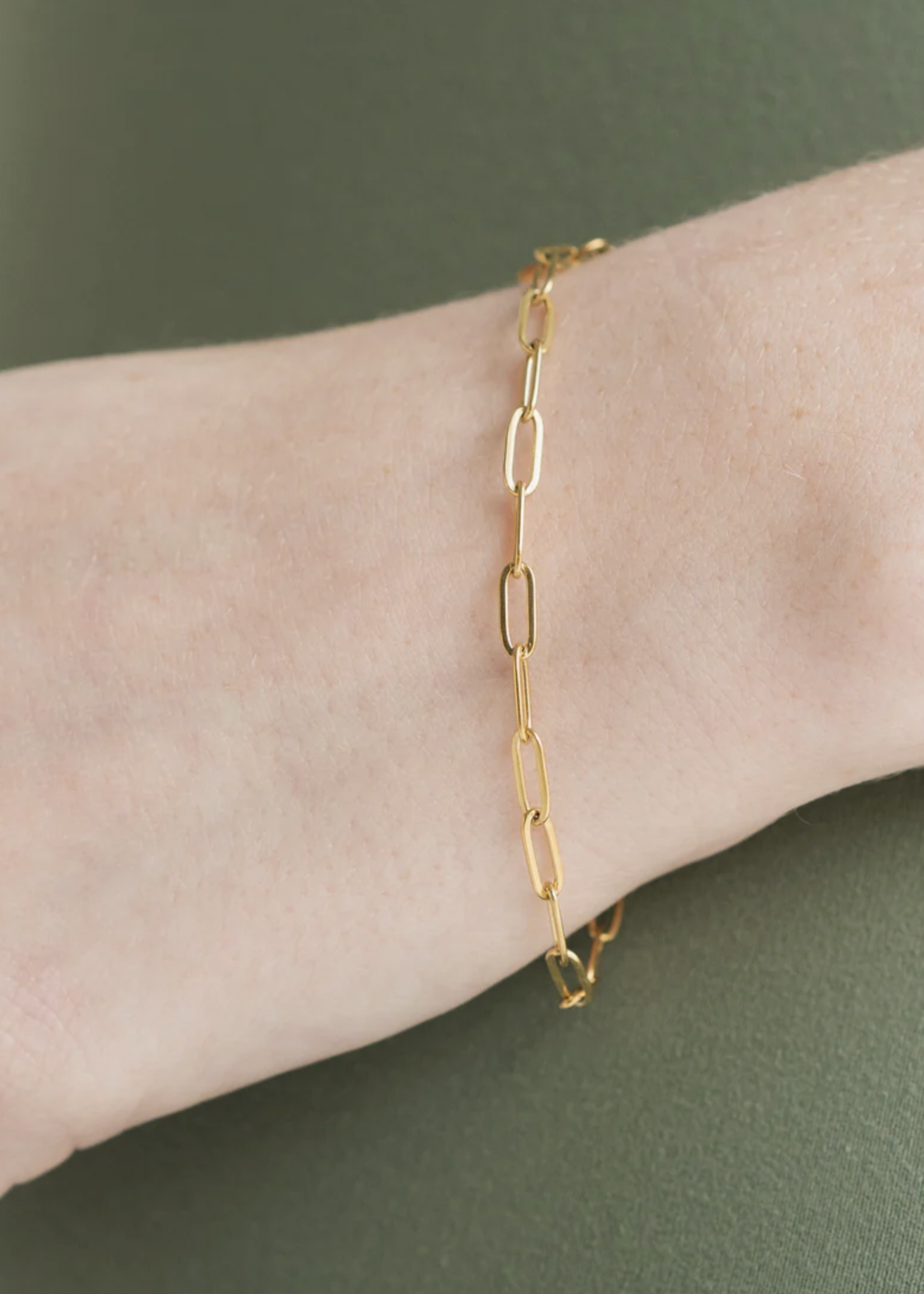 Elitaire Boutique Paper Clip Chain Bracelet - 18k Gold