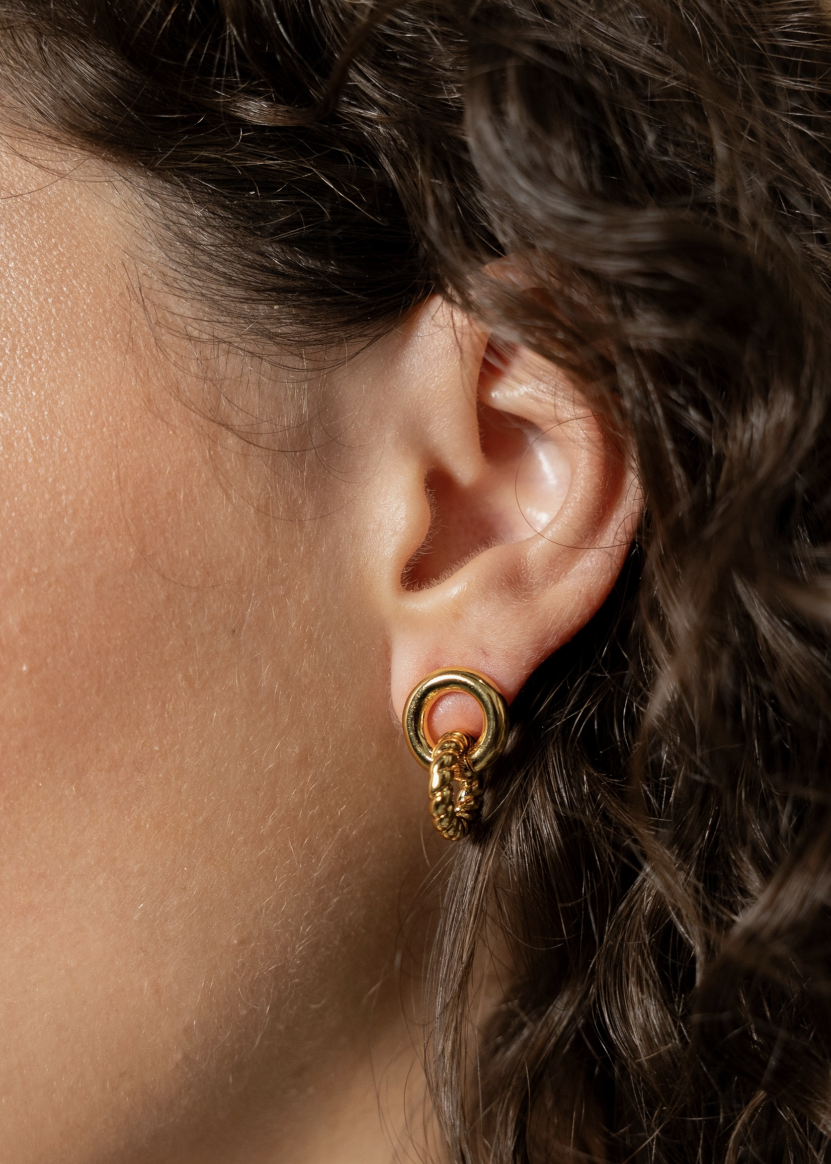 Elitaire Boutique Smooth and Twisted Interlocking Studs - Gold