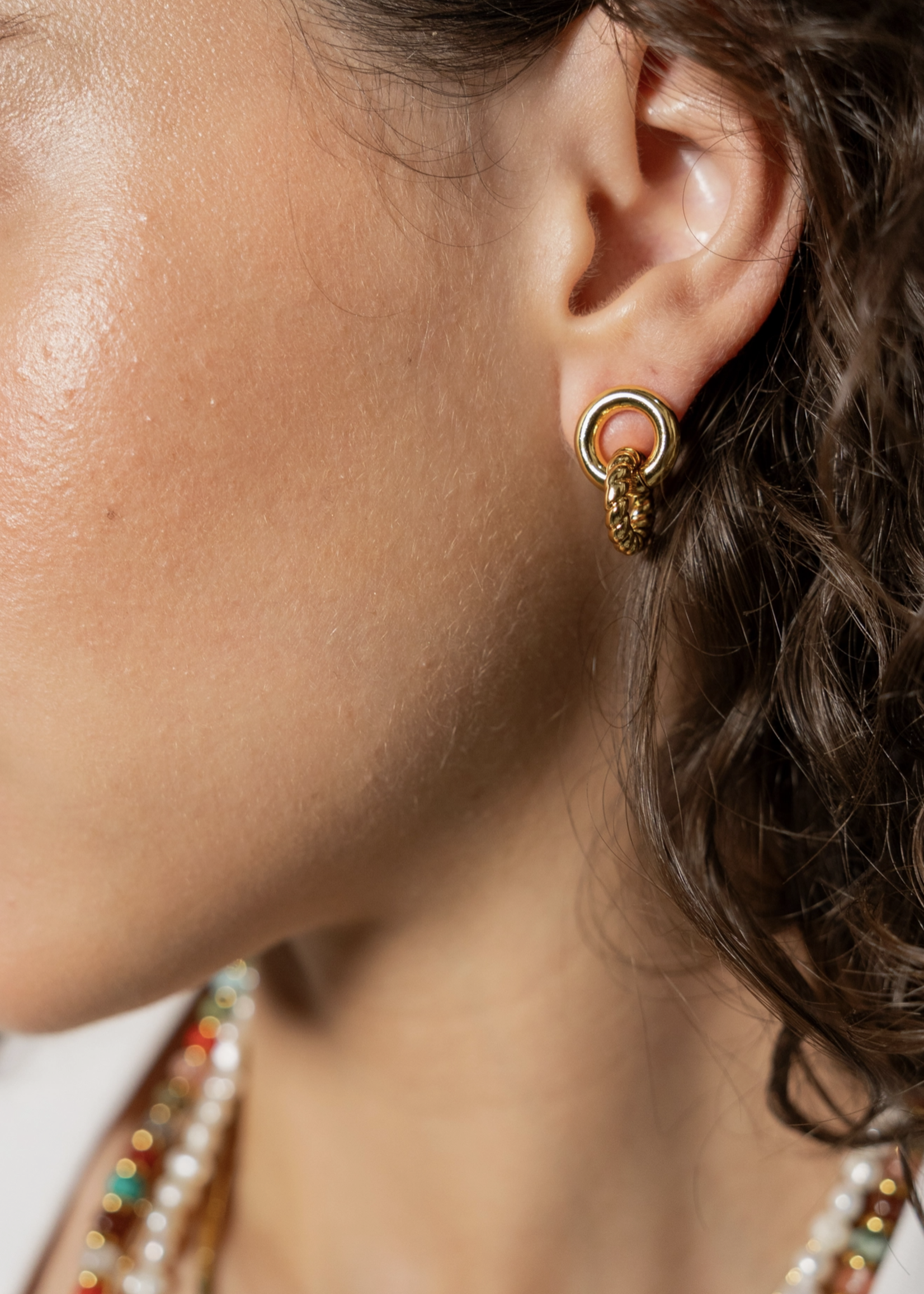 Elitaire Boutique Smooth and Twisted Interlocking Studs - Gold