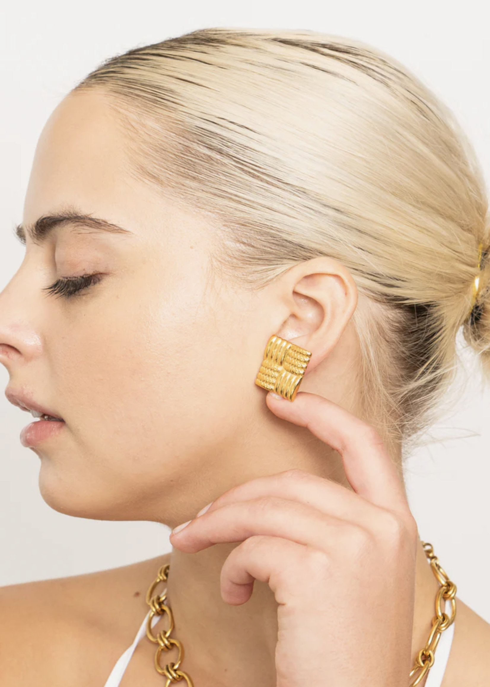 Elitaire Boutique Textured Square Statement Earrings - Gold