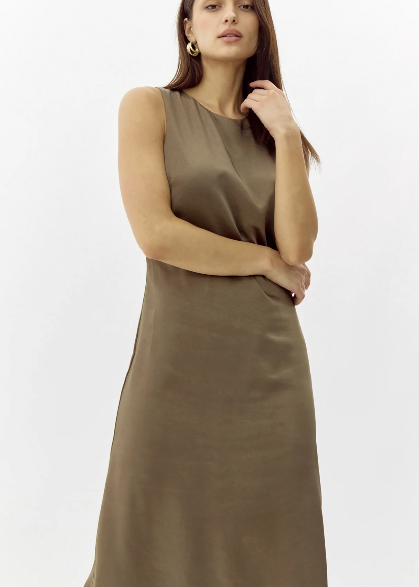 Elitaire Boutique Trina Satin Midi Dress