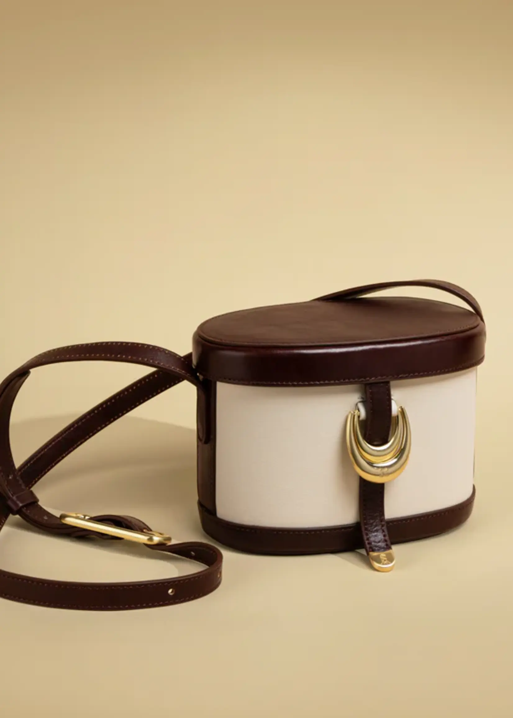 Elitaire Boutique The Upata Canteen in Ecru/Espresso