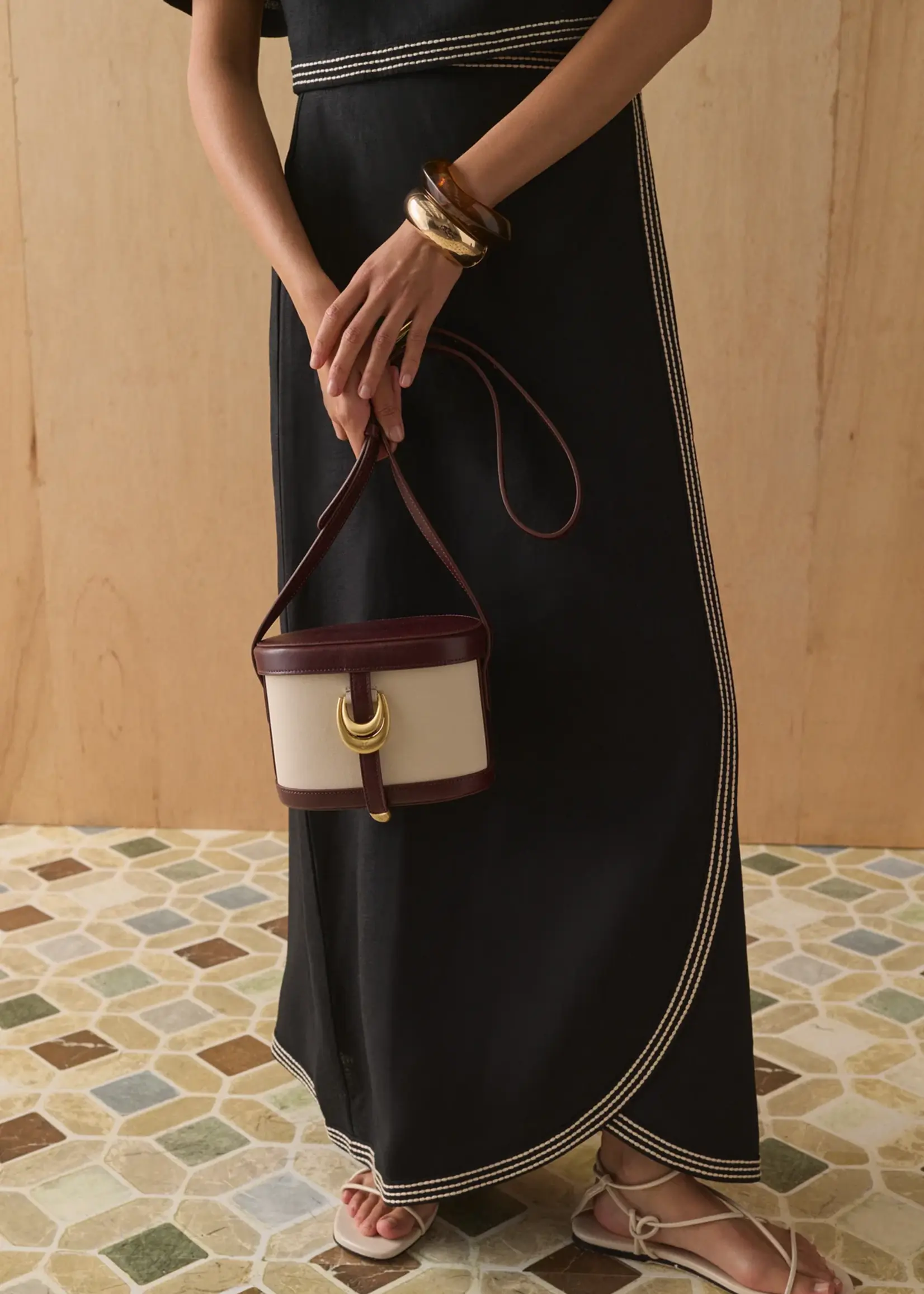 Elitaire Boutique The Upata Canteen in Ecru/Espresso