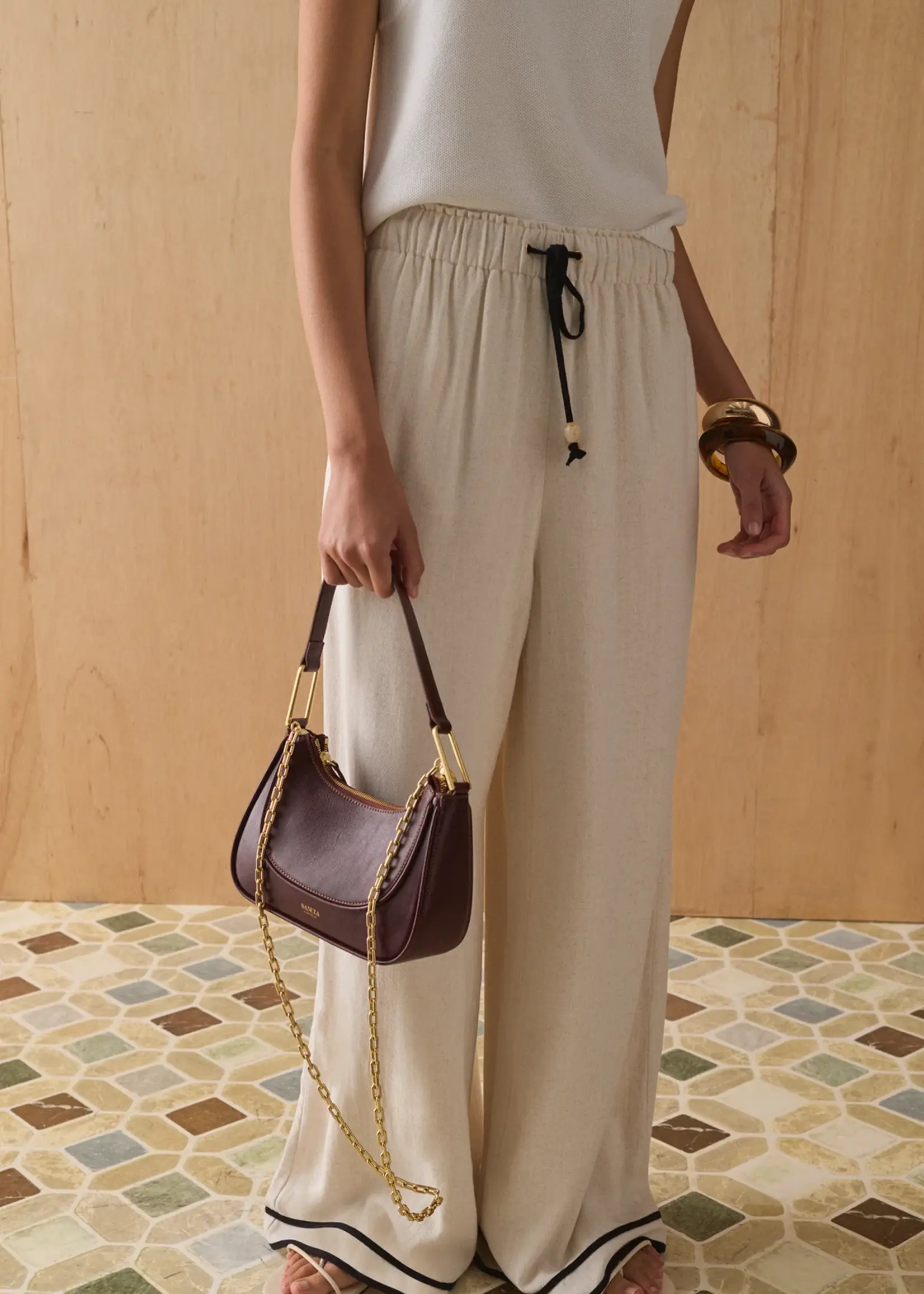 Elitaire Boutique The Loja in Espresso