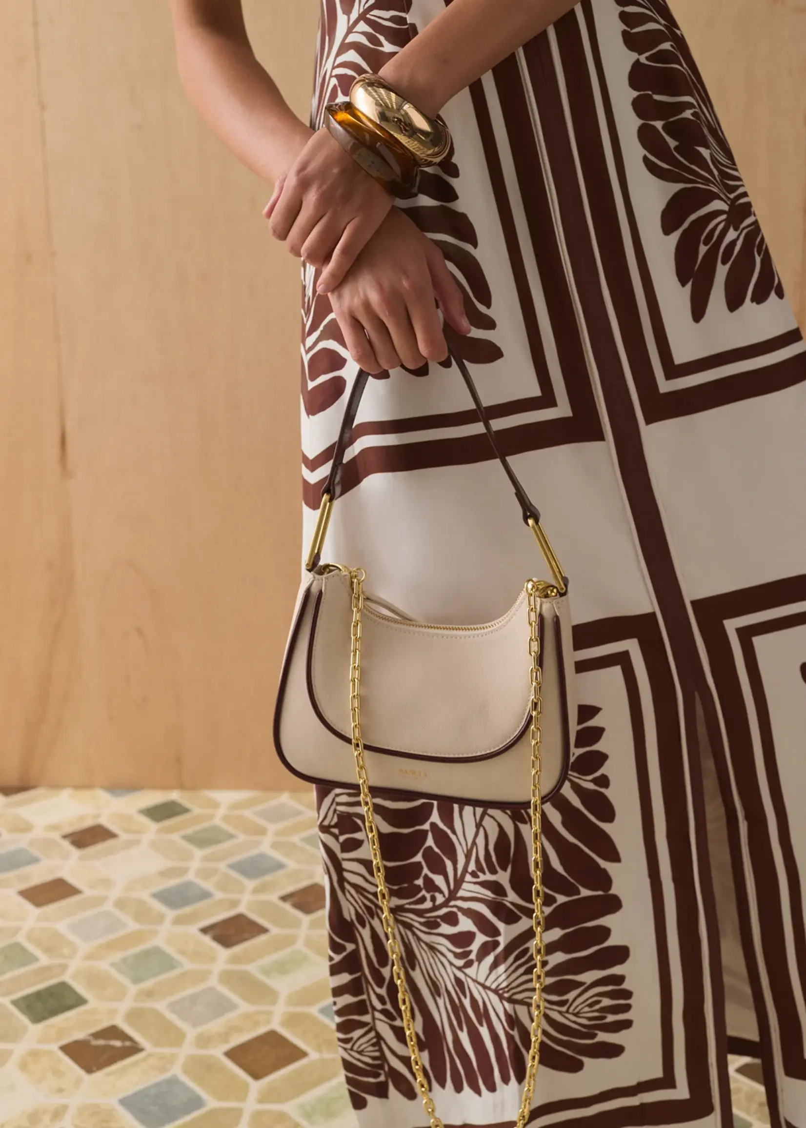 Elitaire Boutique The Loja in Ecru/Espresso