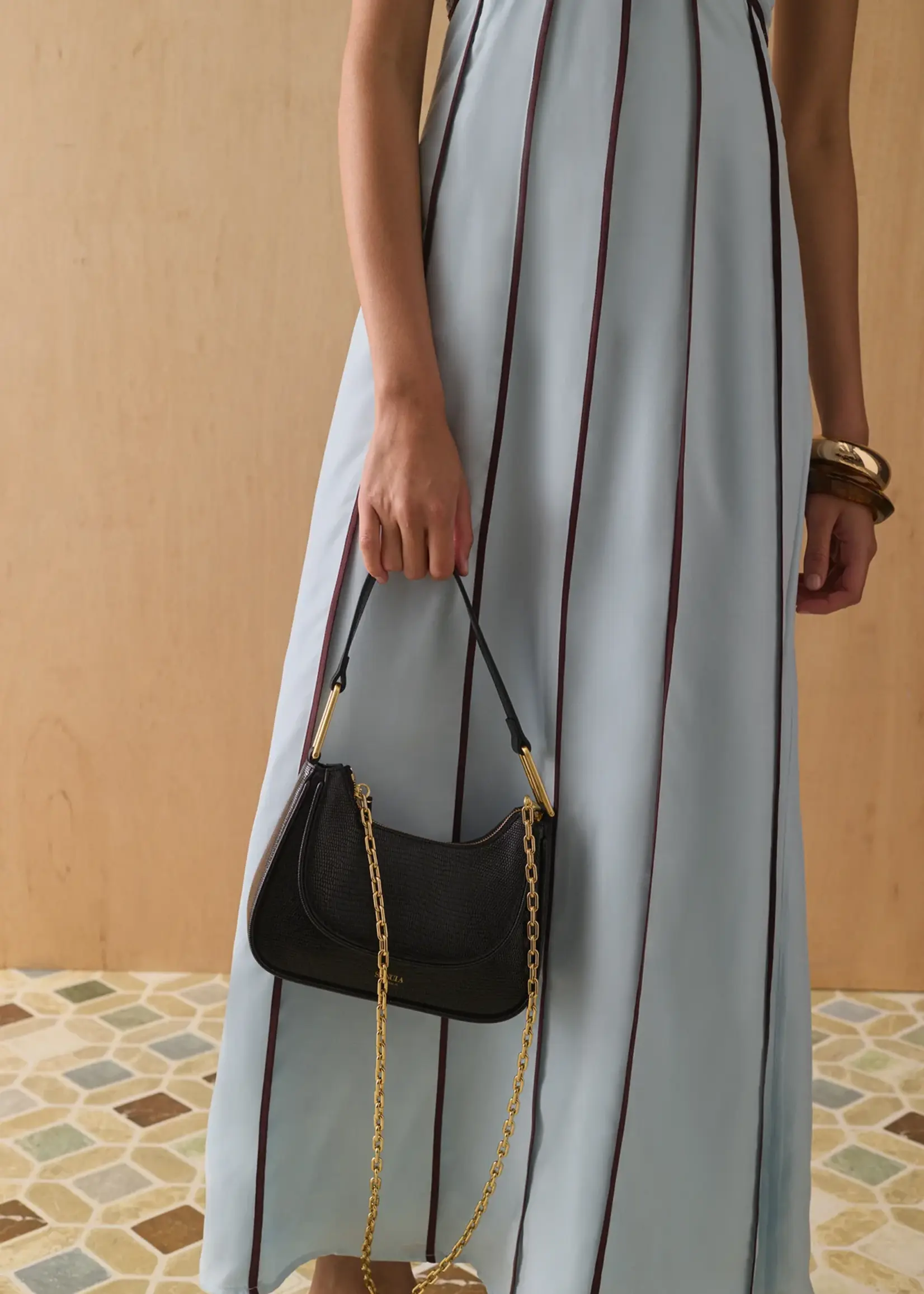 Elitaire Boutique The Loja in Black Lizard