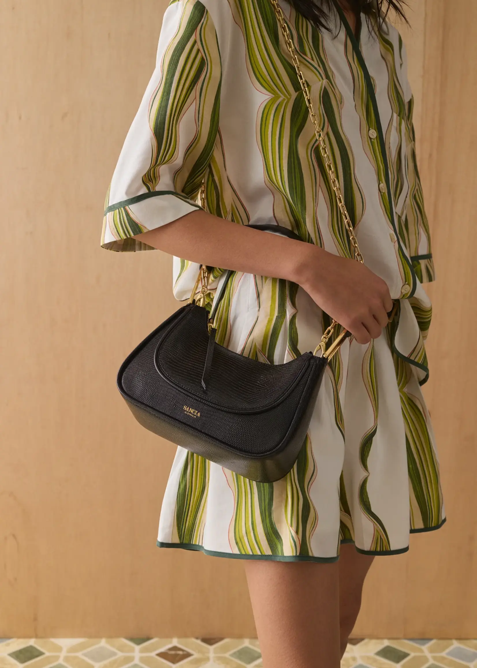 Elitaire Boutique The Loja in Black Lizard