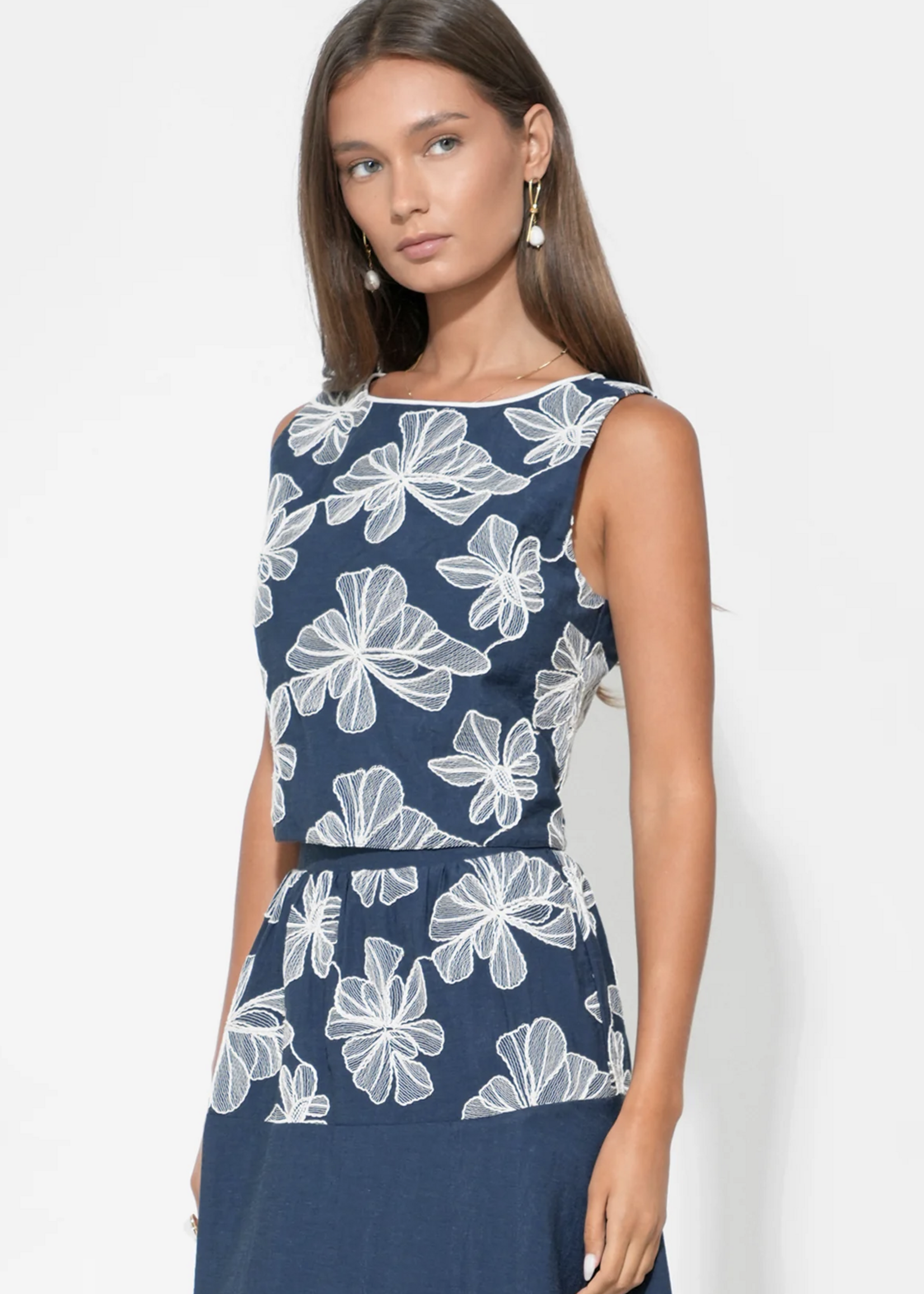 Elitaire Boutique Alani Embroidered Top