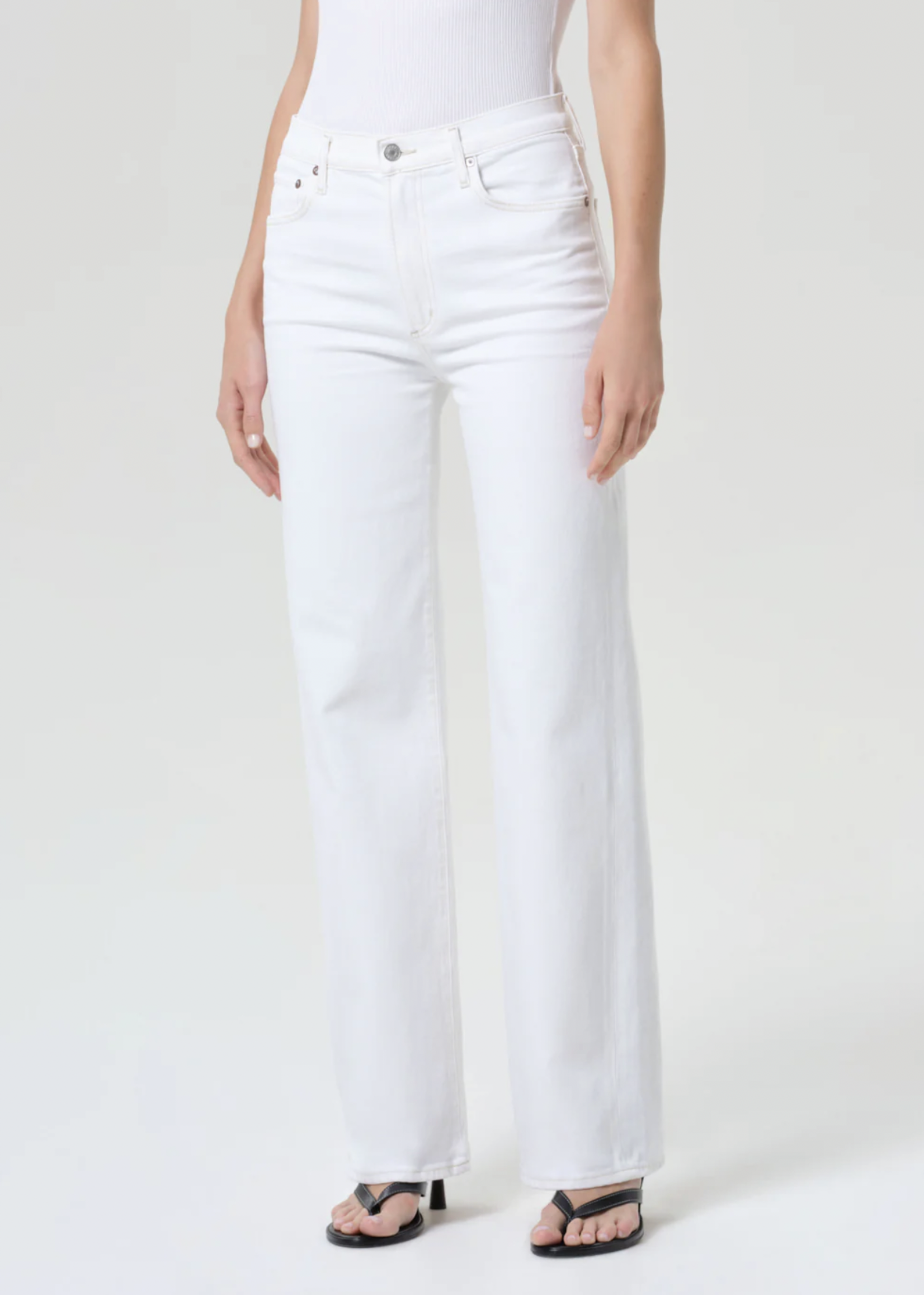 Elitaire Boutique Harper in White Wash