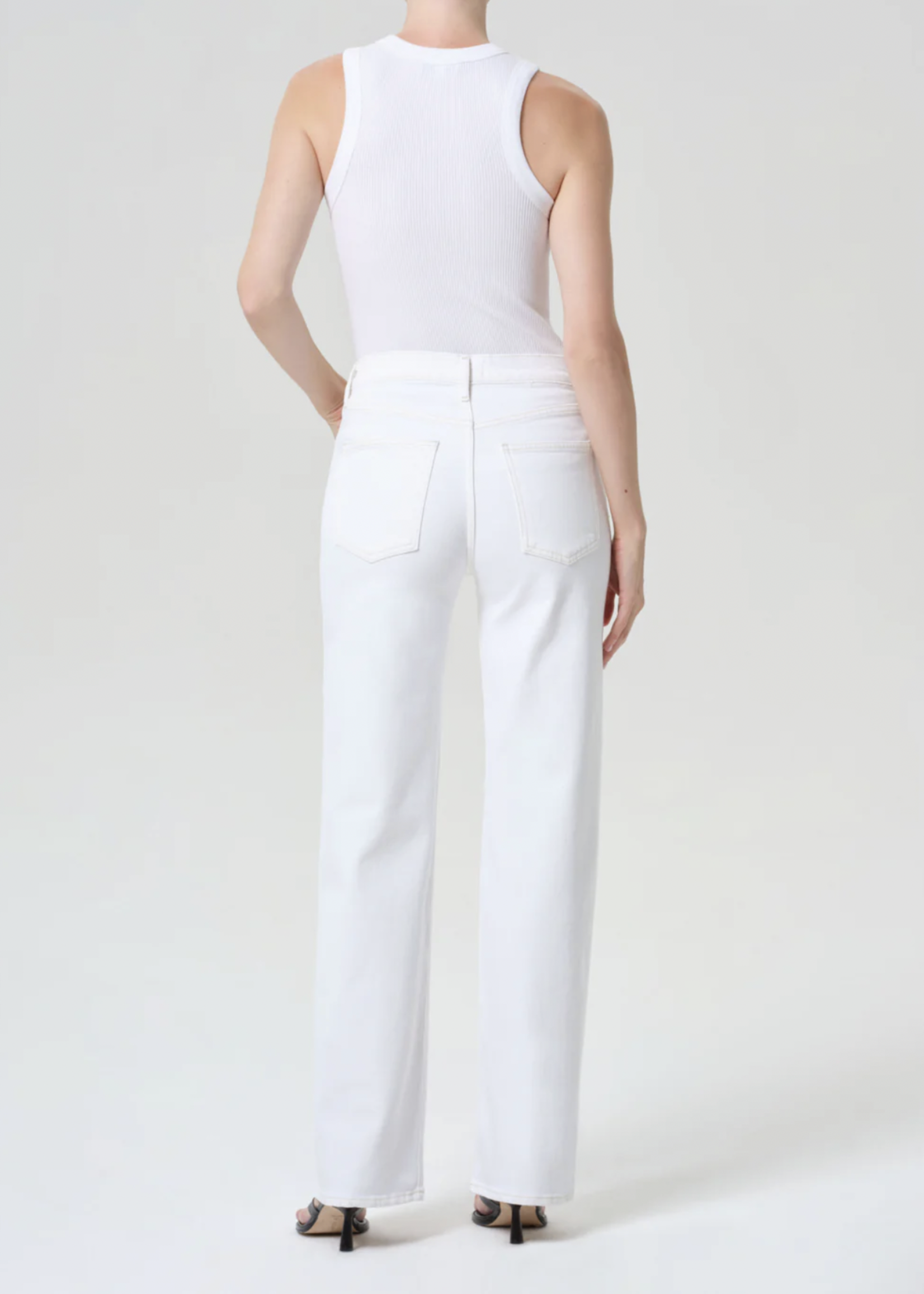 Elitaire Boutique Harper in White Wash