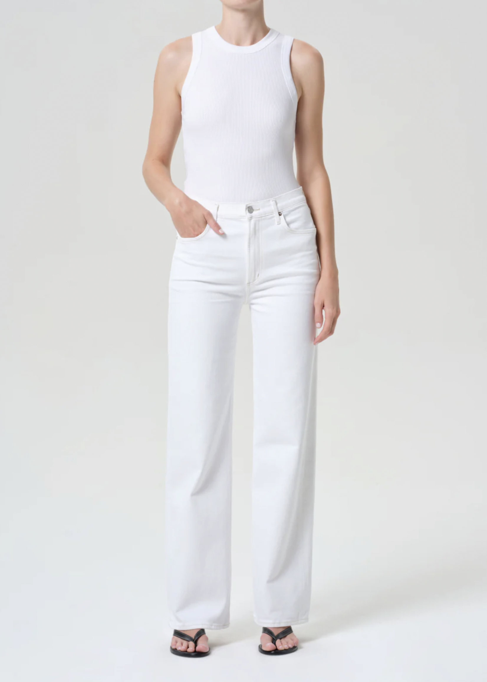 Elitaire Boutique Harper in White Wash