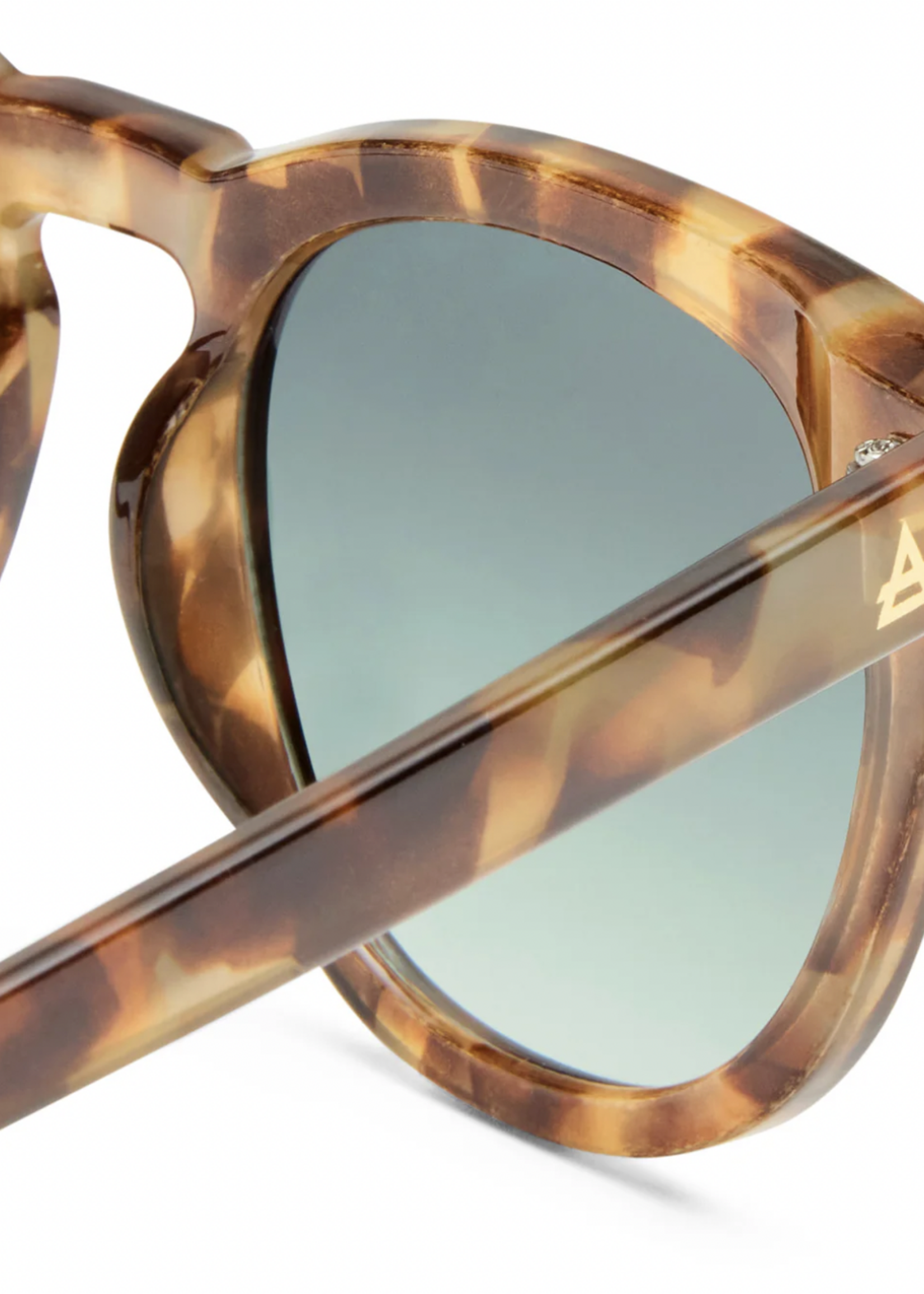 Elitaire Boutique Evolution in Dark Tort