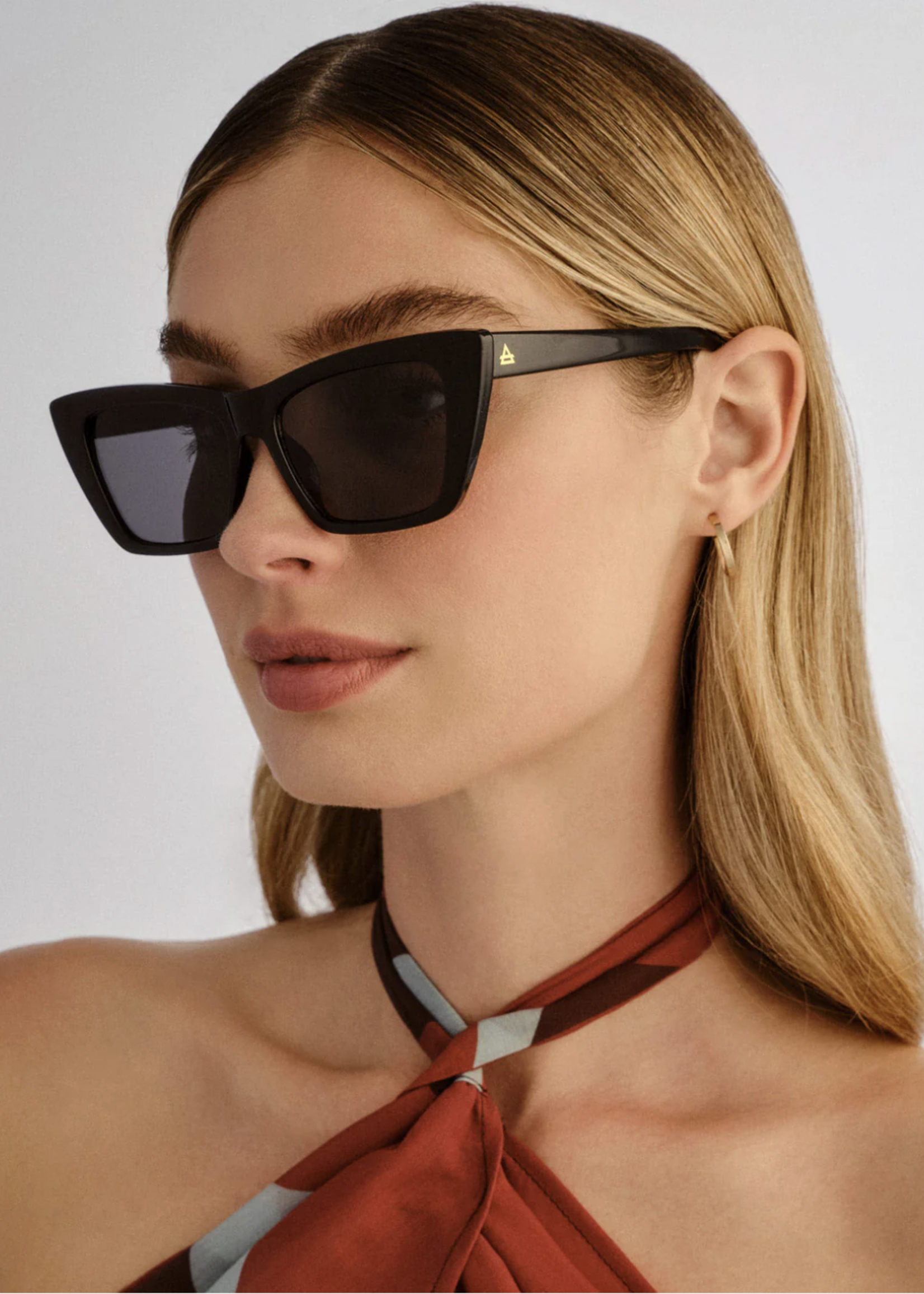 Elitaire Boutique Solstice in Black