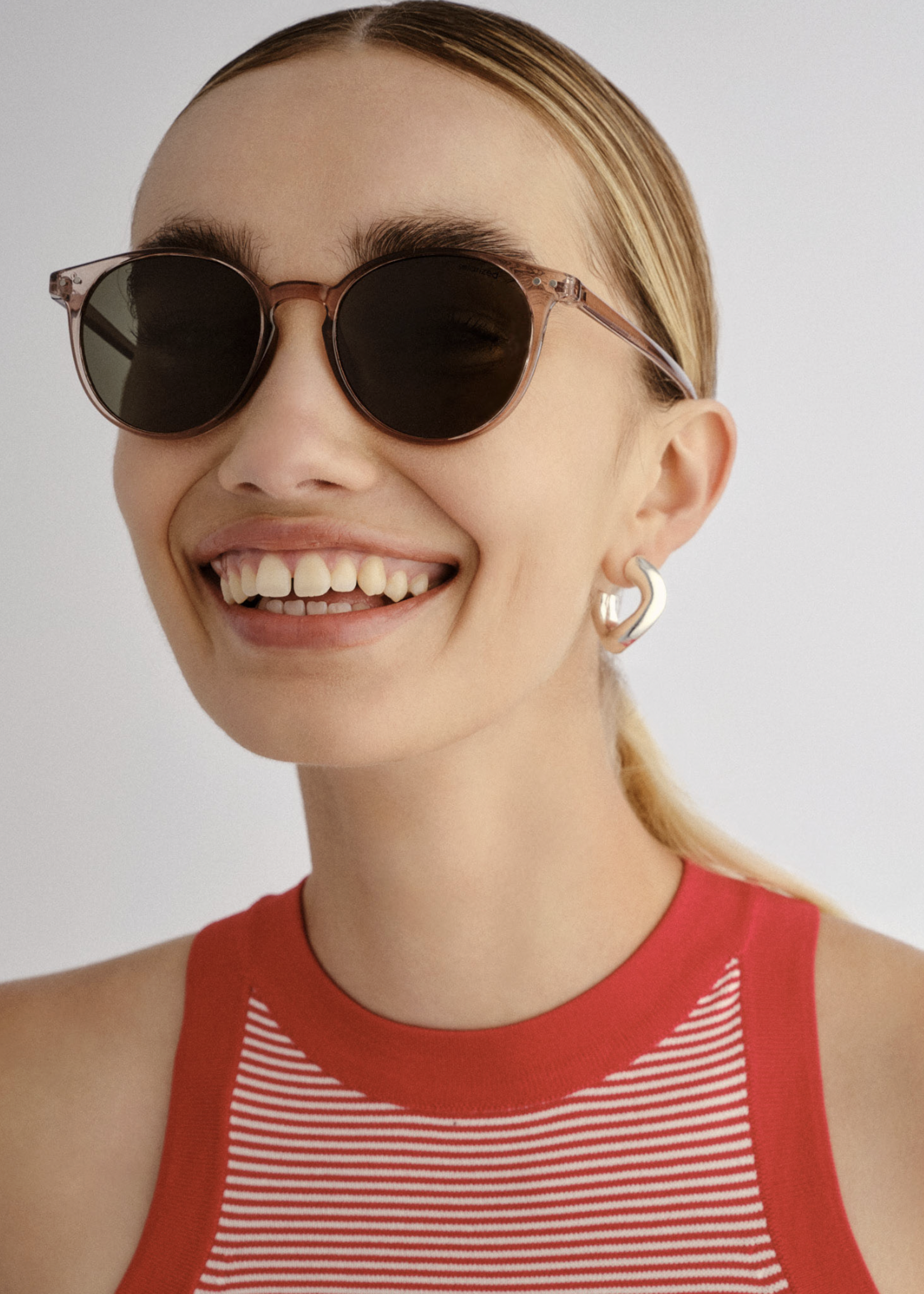 Elitaire Boutique Classic Round in Stone