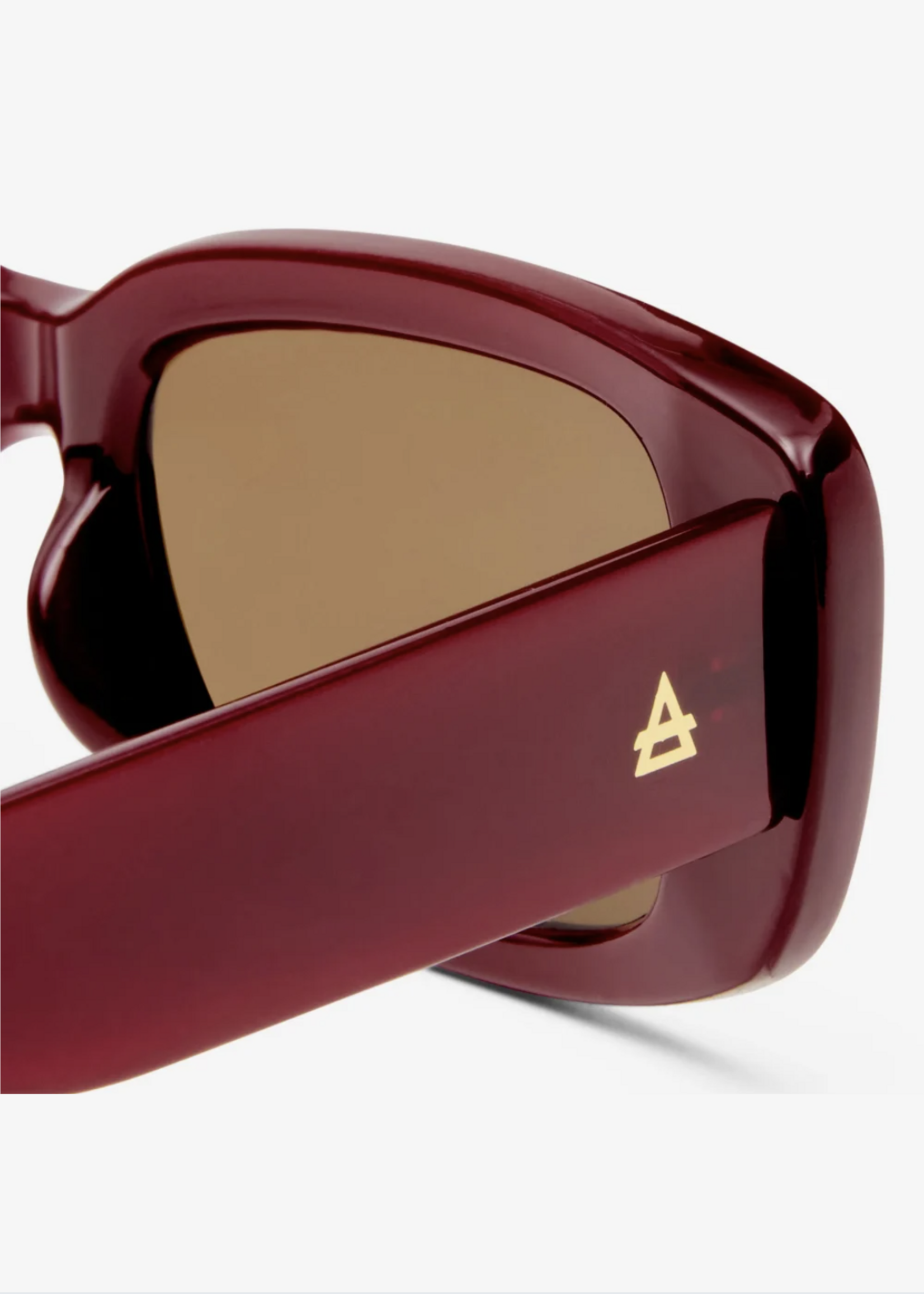 Elitaire Boutique Ceres in Burgundy