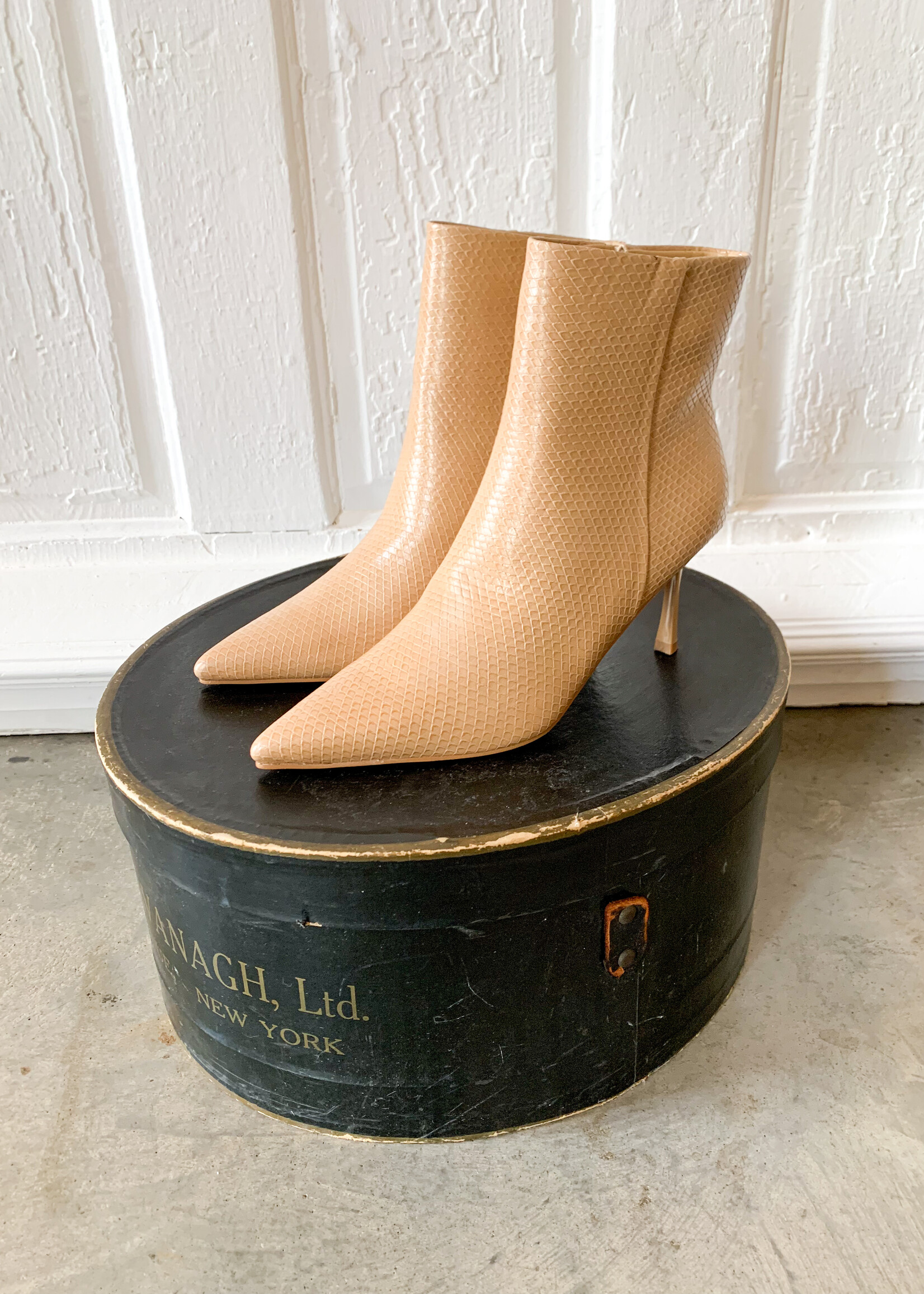 Elitaire Boutique Lexy Ankle Boot in Honey Scale