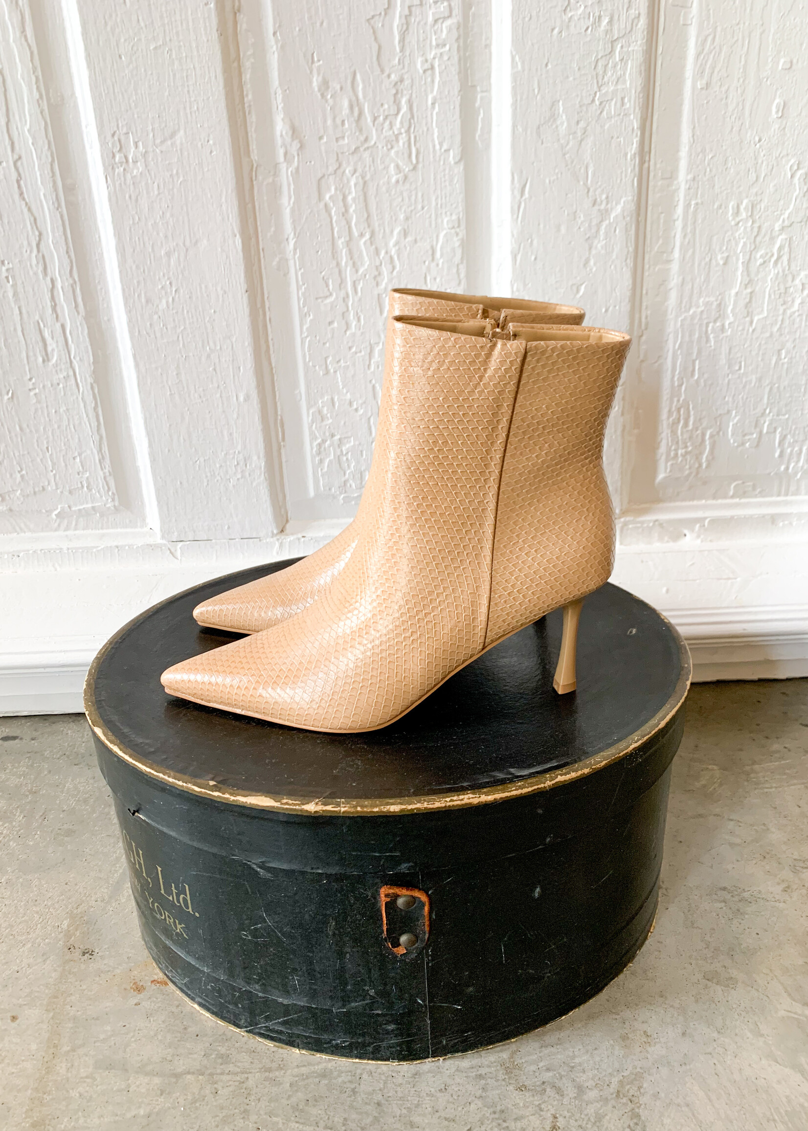 Elitaire Boutique Lexy Ankle Boot in Honey Scale