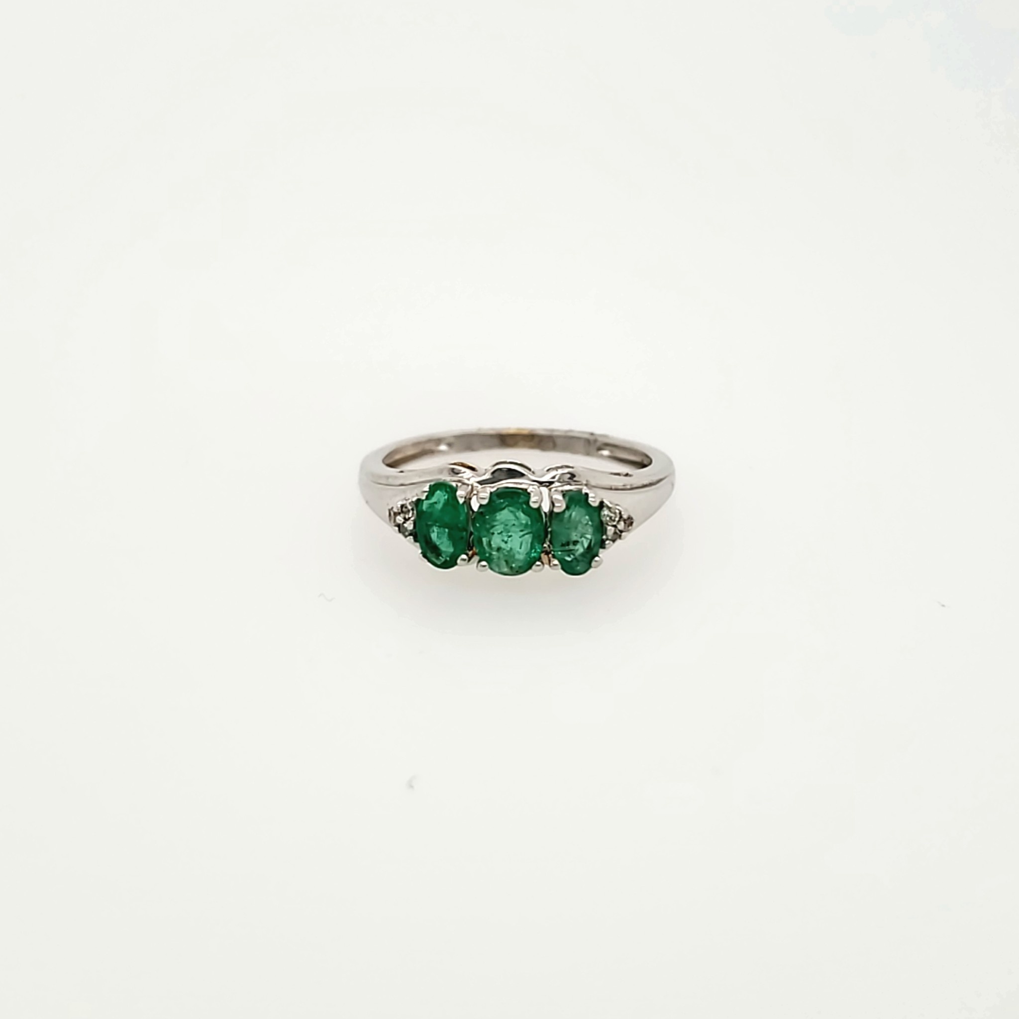 40703 14K WHITE GOLD PAST PRESENT FUTURE EMERALD WITH DIAMOND RING
