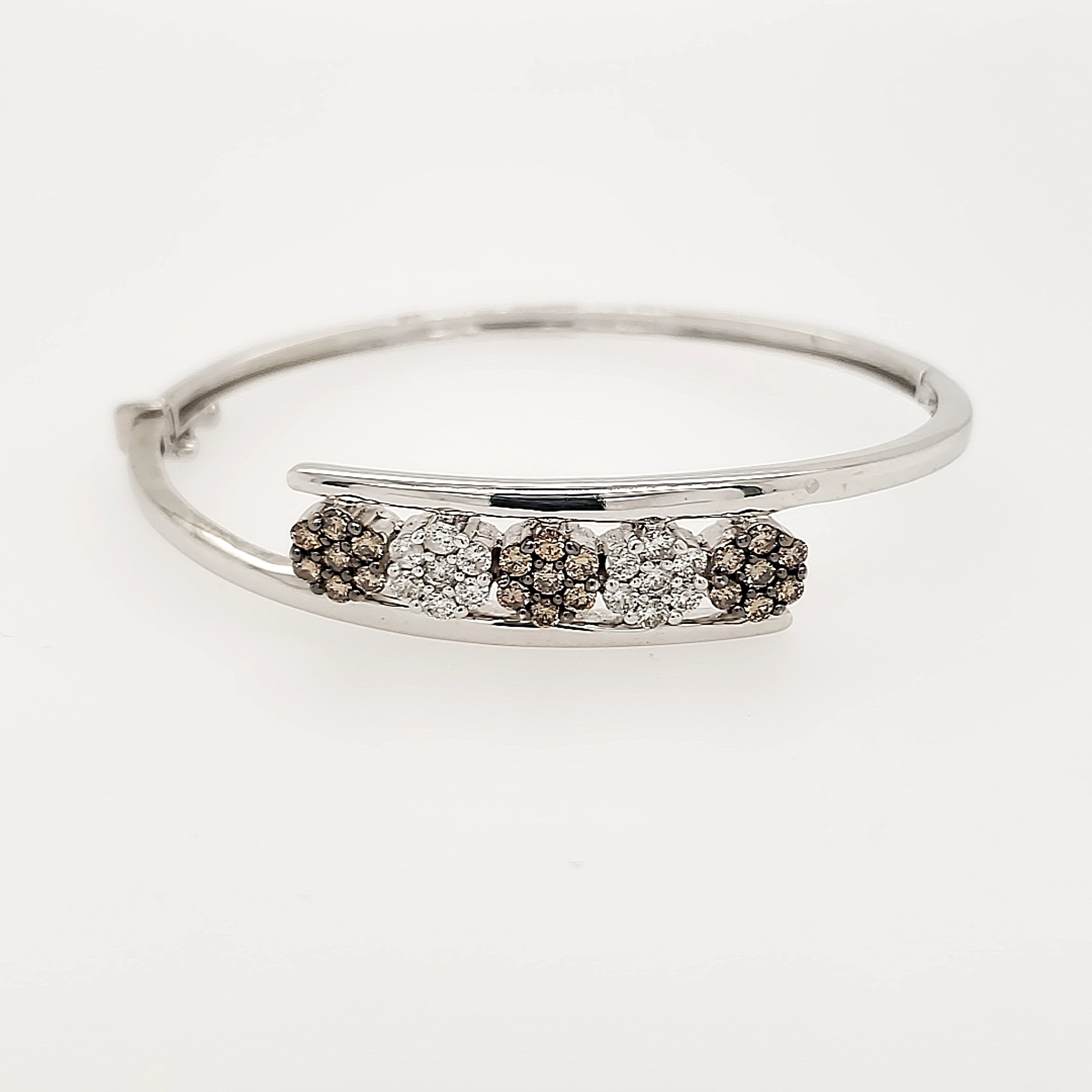 20567 14K WHITE GOLD WHITE AND CHAMPAGNE DIAMOND FLOWER CLUSTER BANGLE
