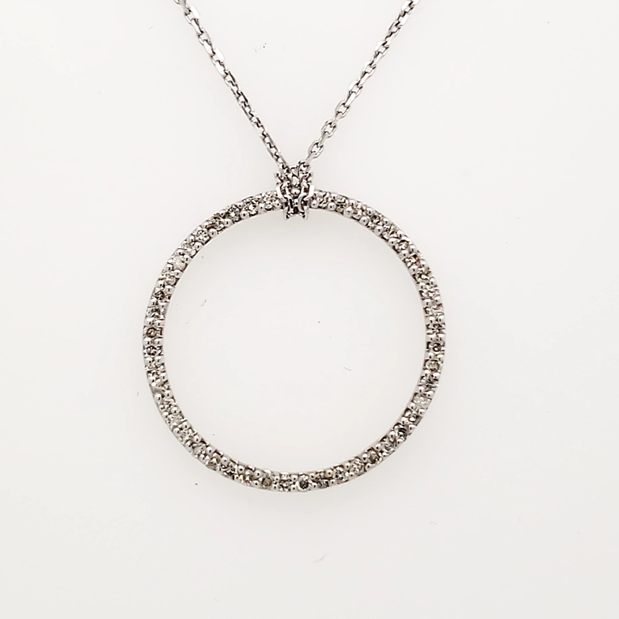 71165 14K WHITE GOLD .60TCW LARGE DIAMOND CIRCLE PENDENT