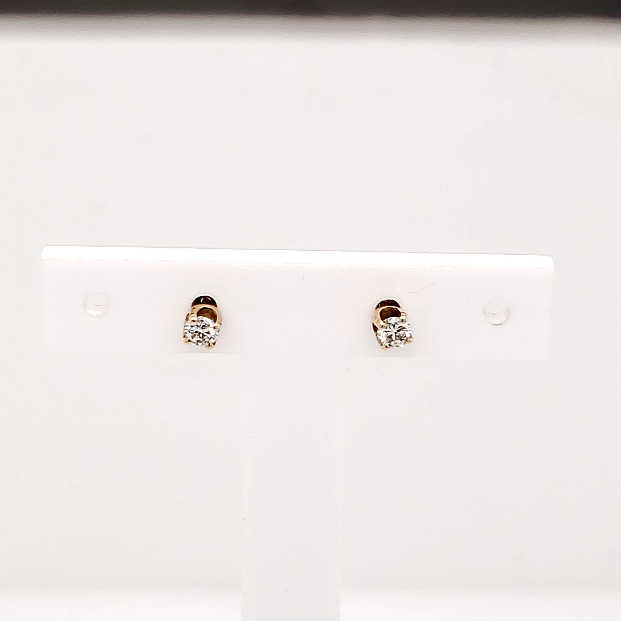 31963 14K YELLOW GOLD .25TCW DIAMOND STUDS