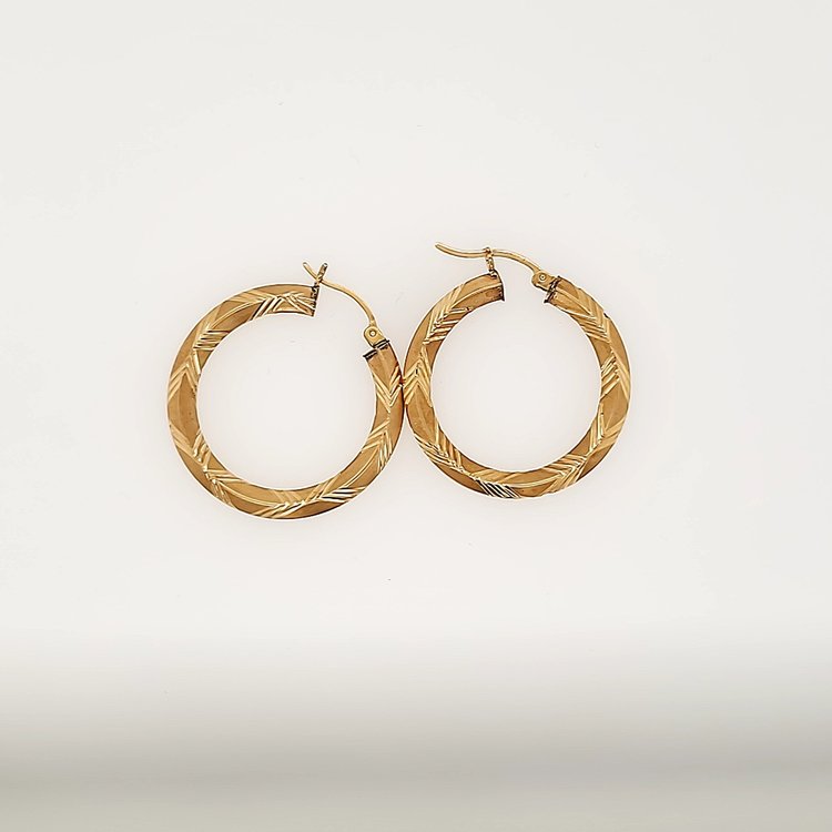 30230 14K YELLOW GOLD 1.25" DIAMOND CUT LEAF DESIGN SHARP CENTER  HOOPS