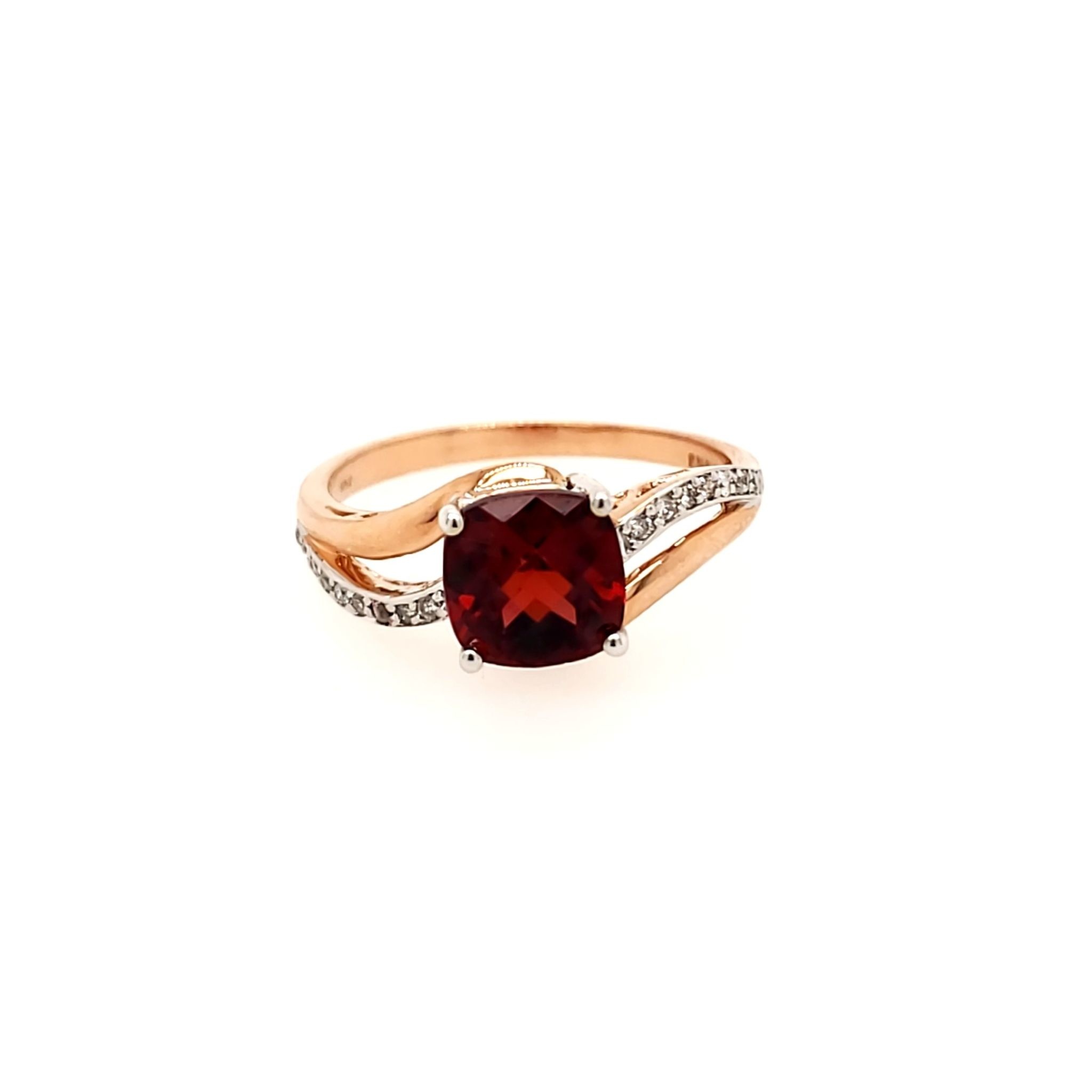 40048 10K ROSE GOLD .10CTW DIAMOND MULTI FACET GARNETH CUSHION CUT RING