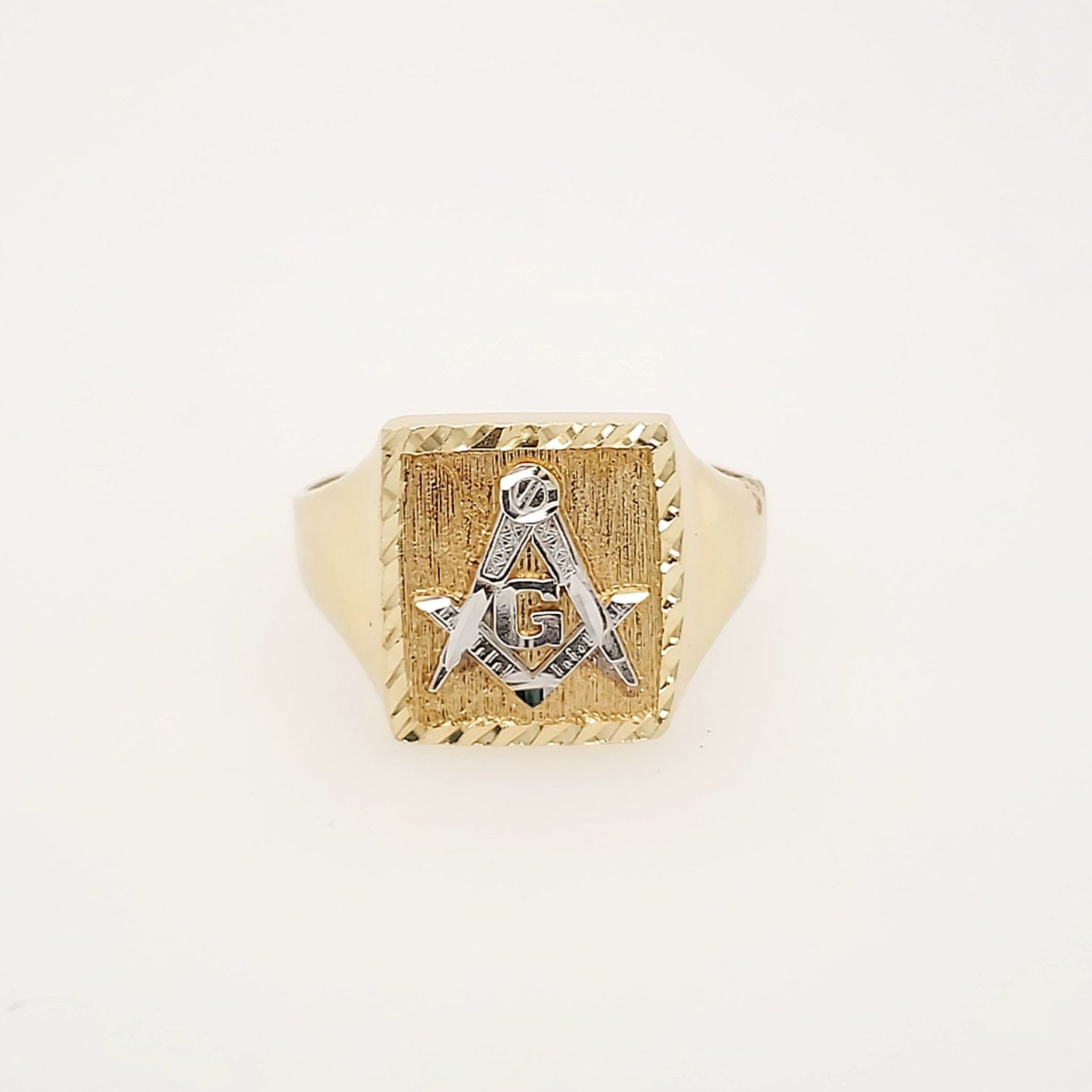 45055 14K YELLOW GOLD DIAMOND CUT MASONIC RING